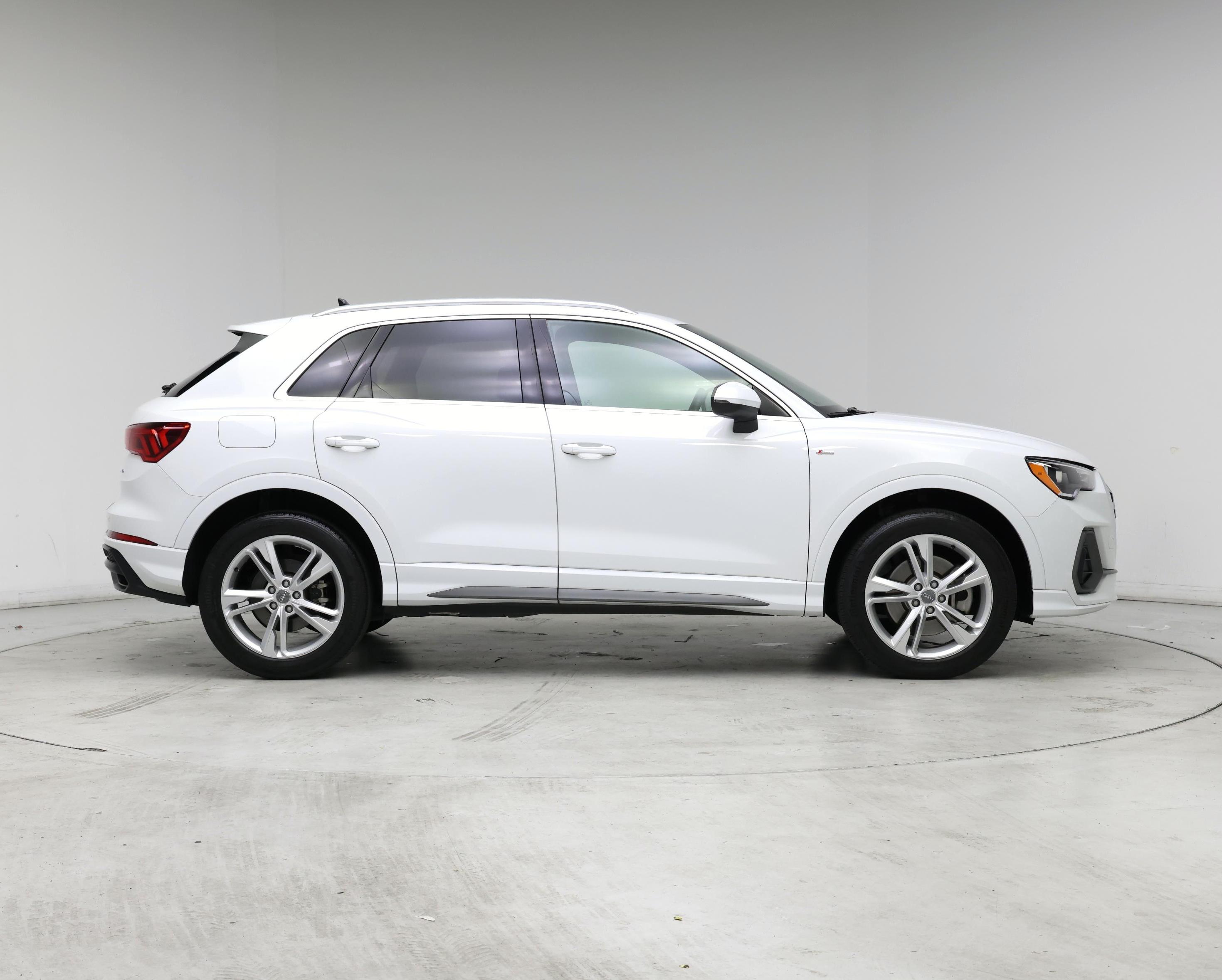 Thumbnail: 2020 Audi Q3 - 7