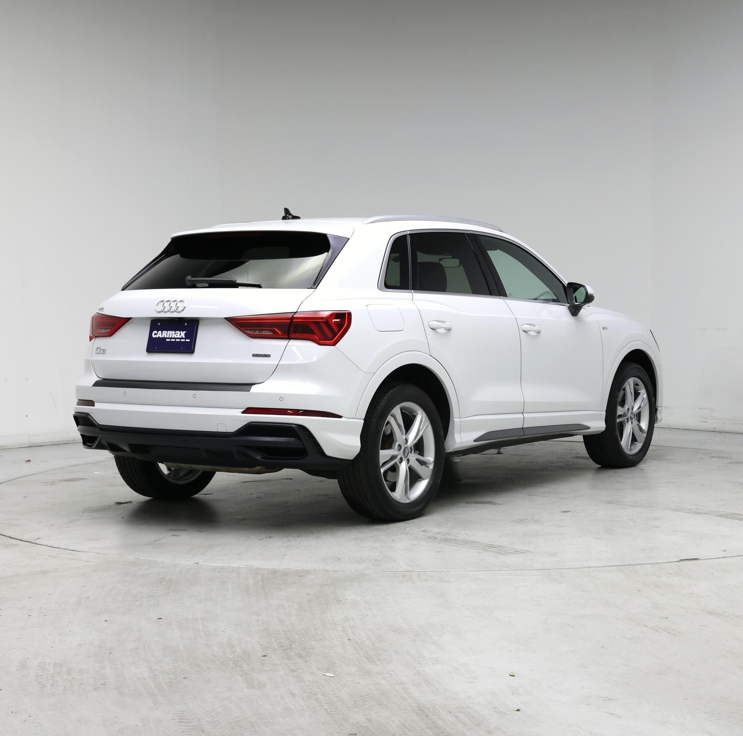 Thumbnail: 2020 Audi Q3 - 8