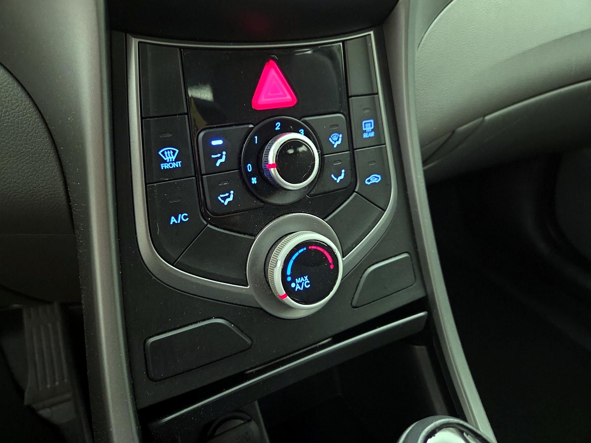 Thumbnail: 2016 Hyundai Elantra - 16