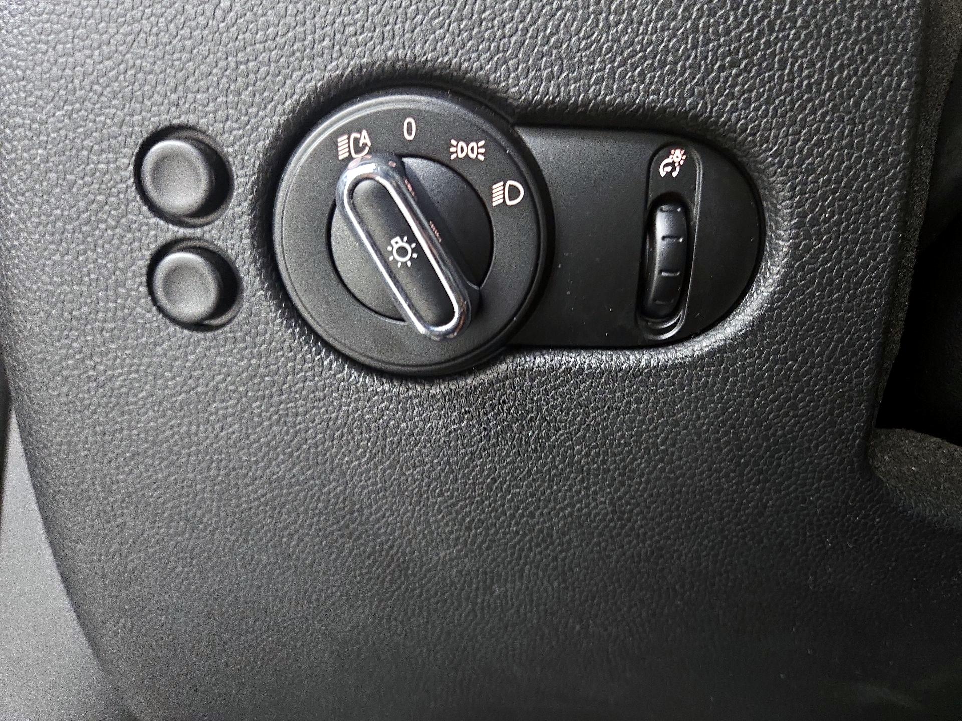 Thumbnail: 2018 MINI Cooper Hardtop - 13