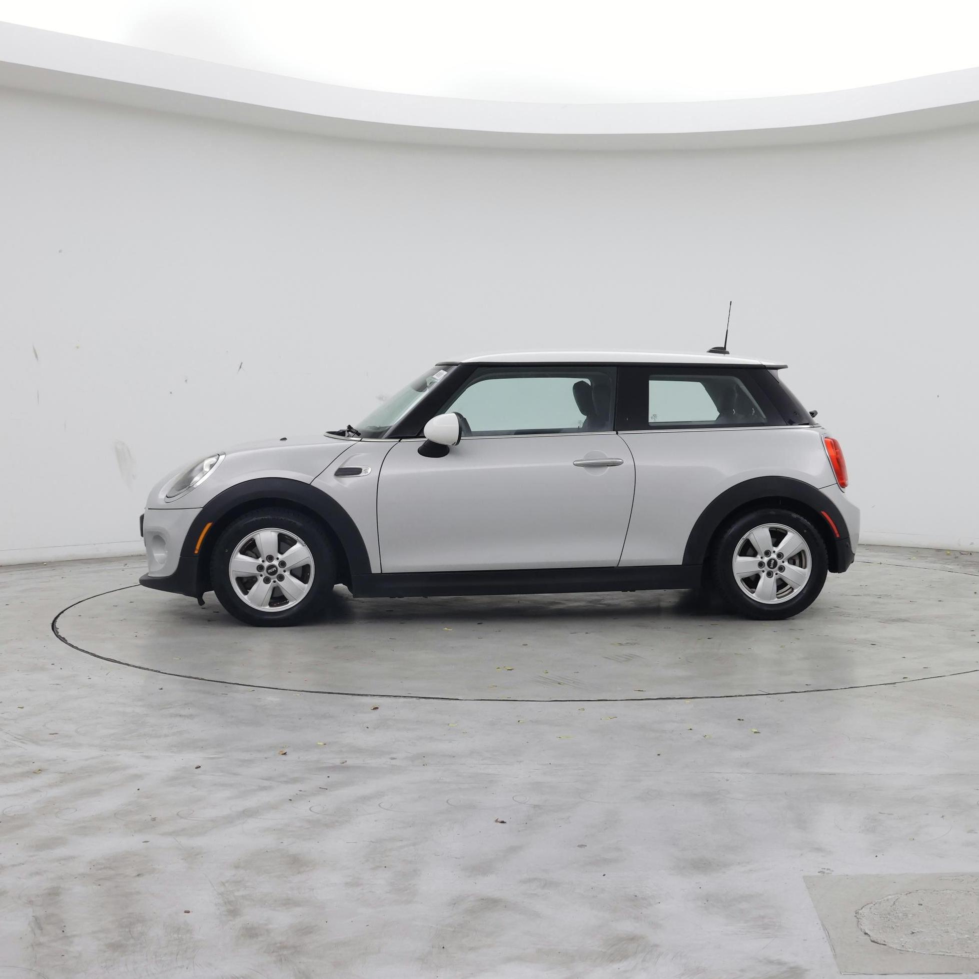 Thumbnail: 2018 MINI Cooper Hardtop - 3