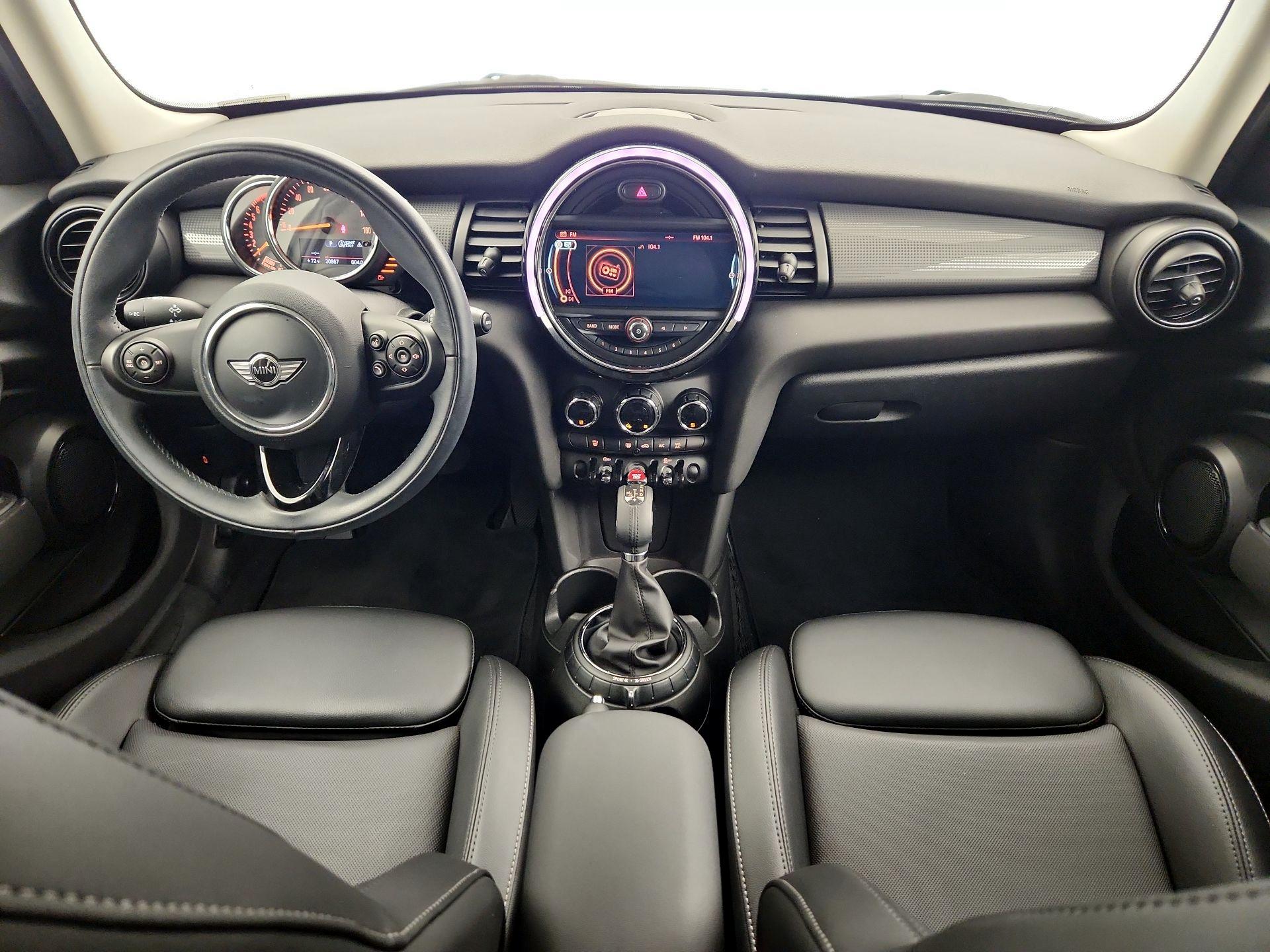 Thumbnail: 2017 MINI Cooper Hardtop - 9
