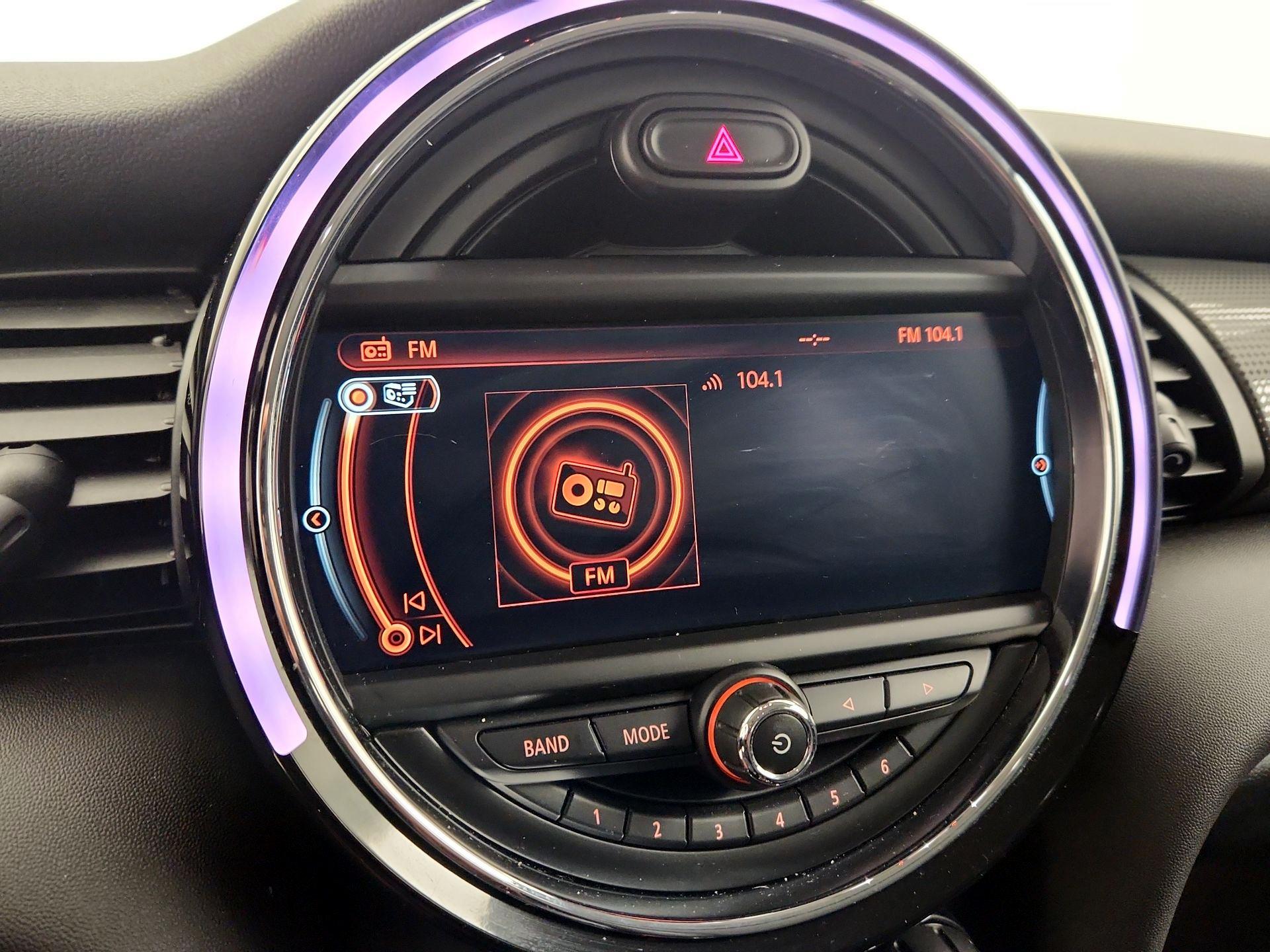 Thumbnail: 2017 MINI Cooper Hardtop - 16