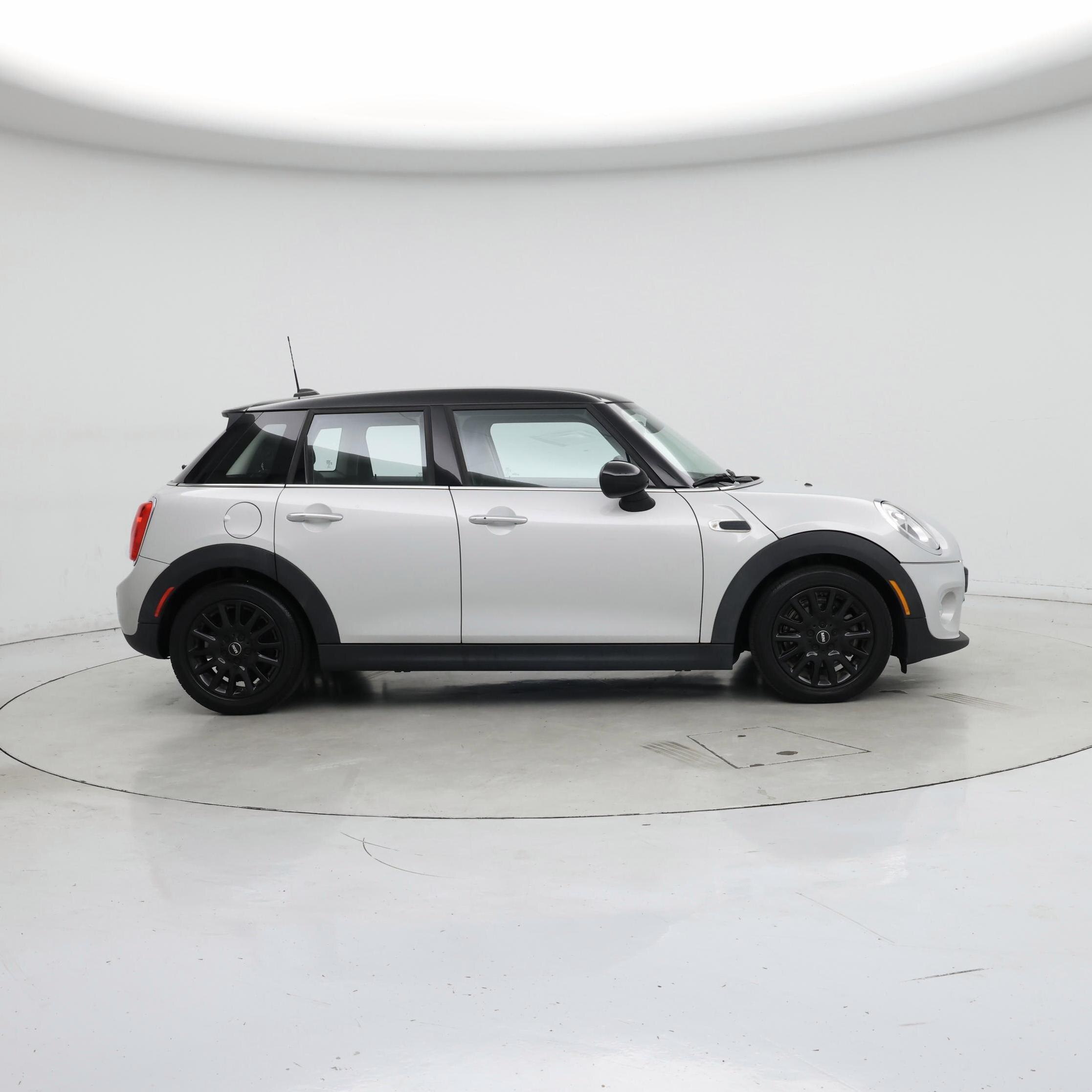 Thumbnail: 2017 MINI Cooper Hardtop - 7