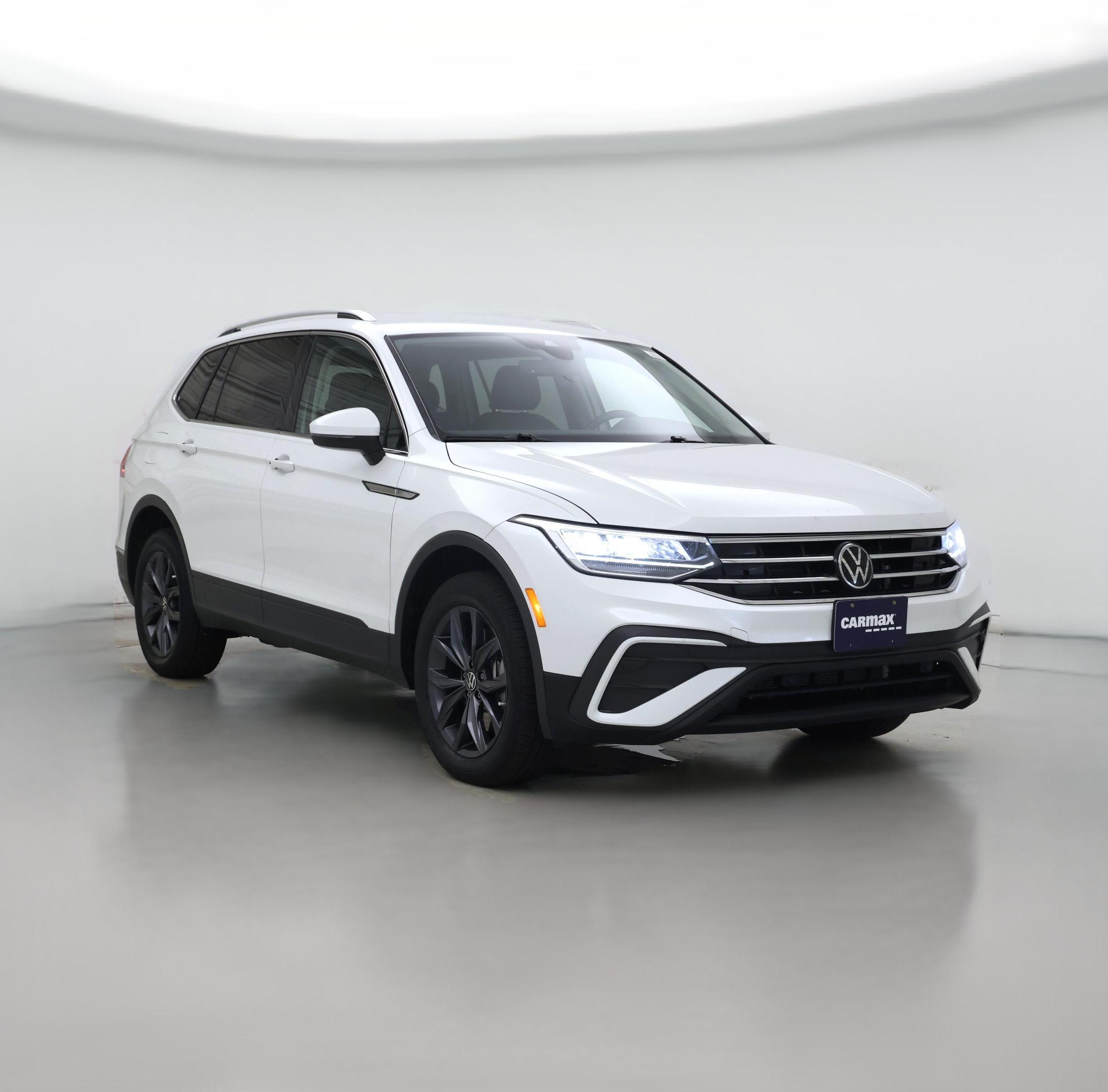 Thumbnail: 2023 Volkswagen Tiguan - 1