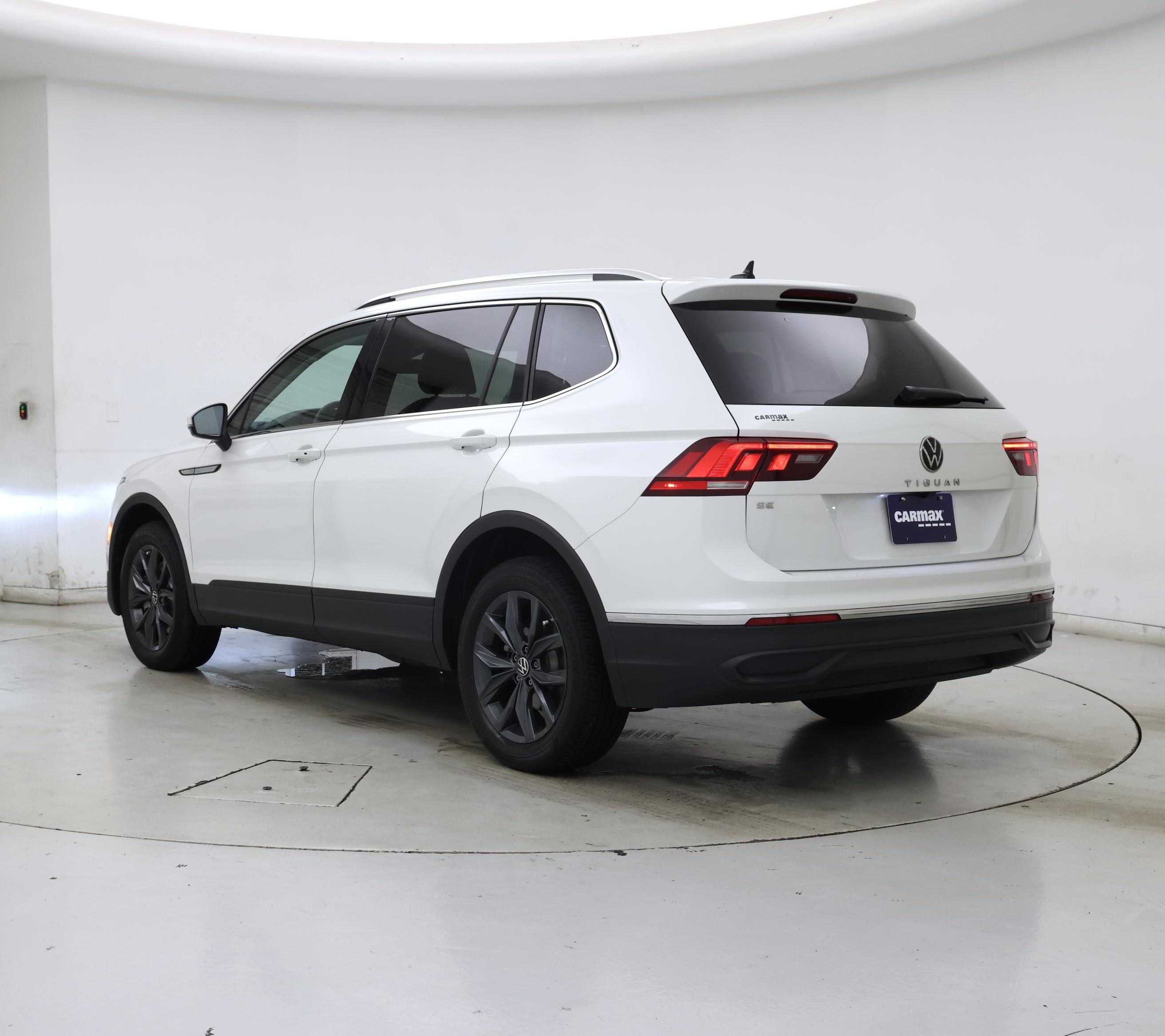 Thumbnail: 2023 Volkswagen Tiguan - 2