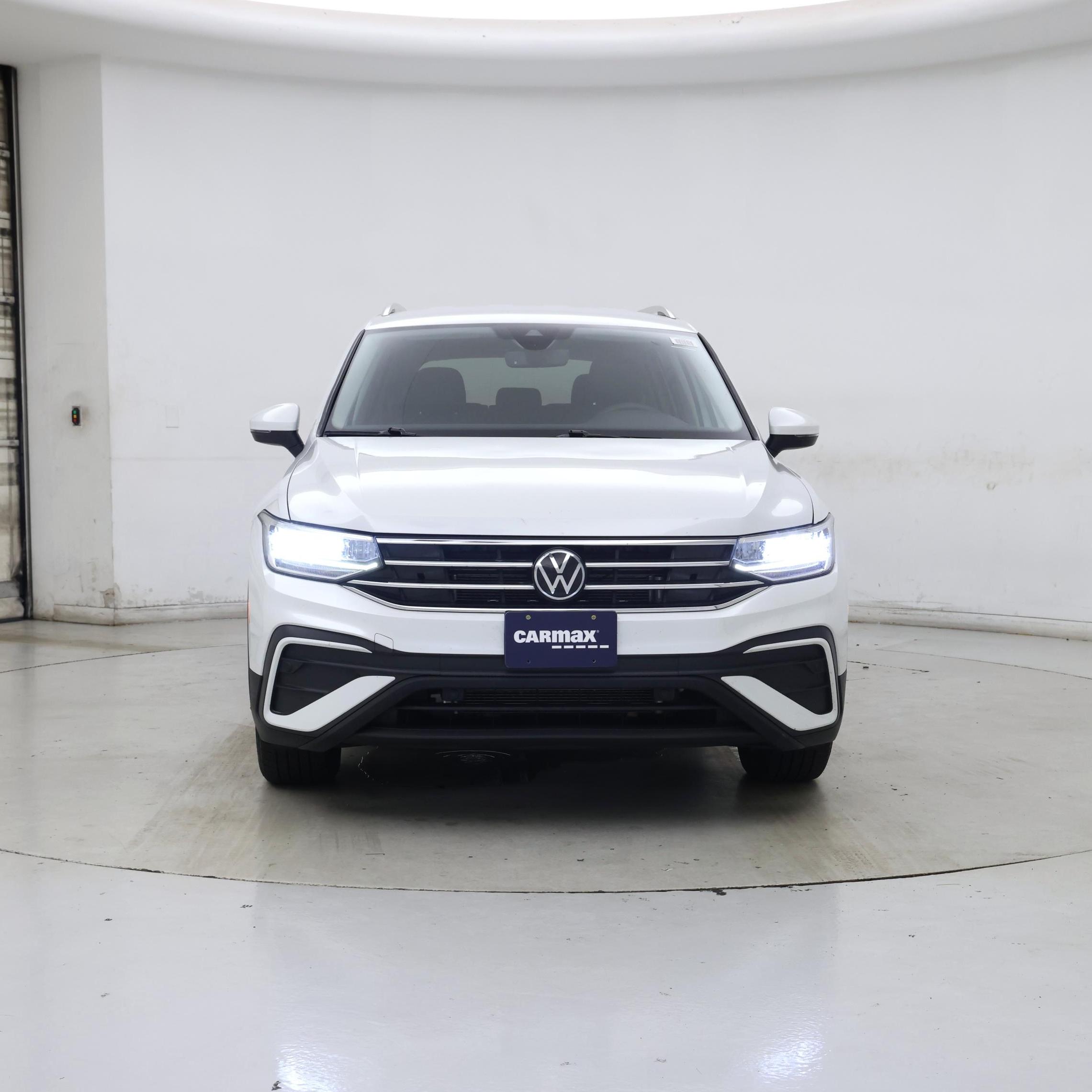 Thumbnail: 2023 Volkswagen Tiguan - 5
