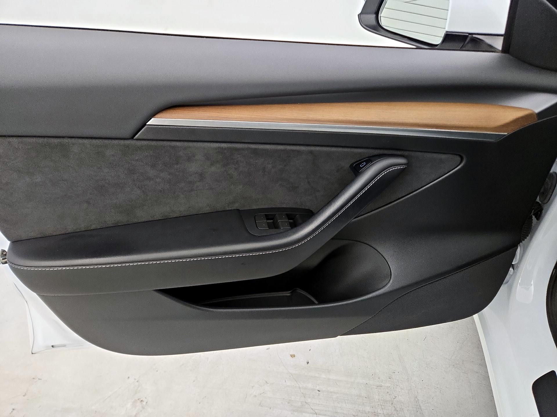 Thumbnail: 2023 Tesla Model 3 - 12