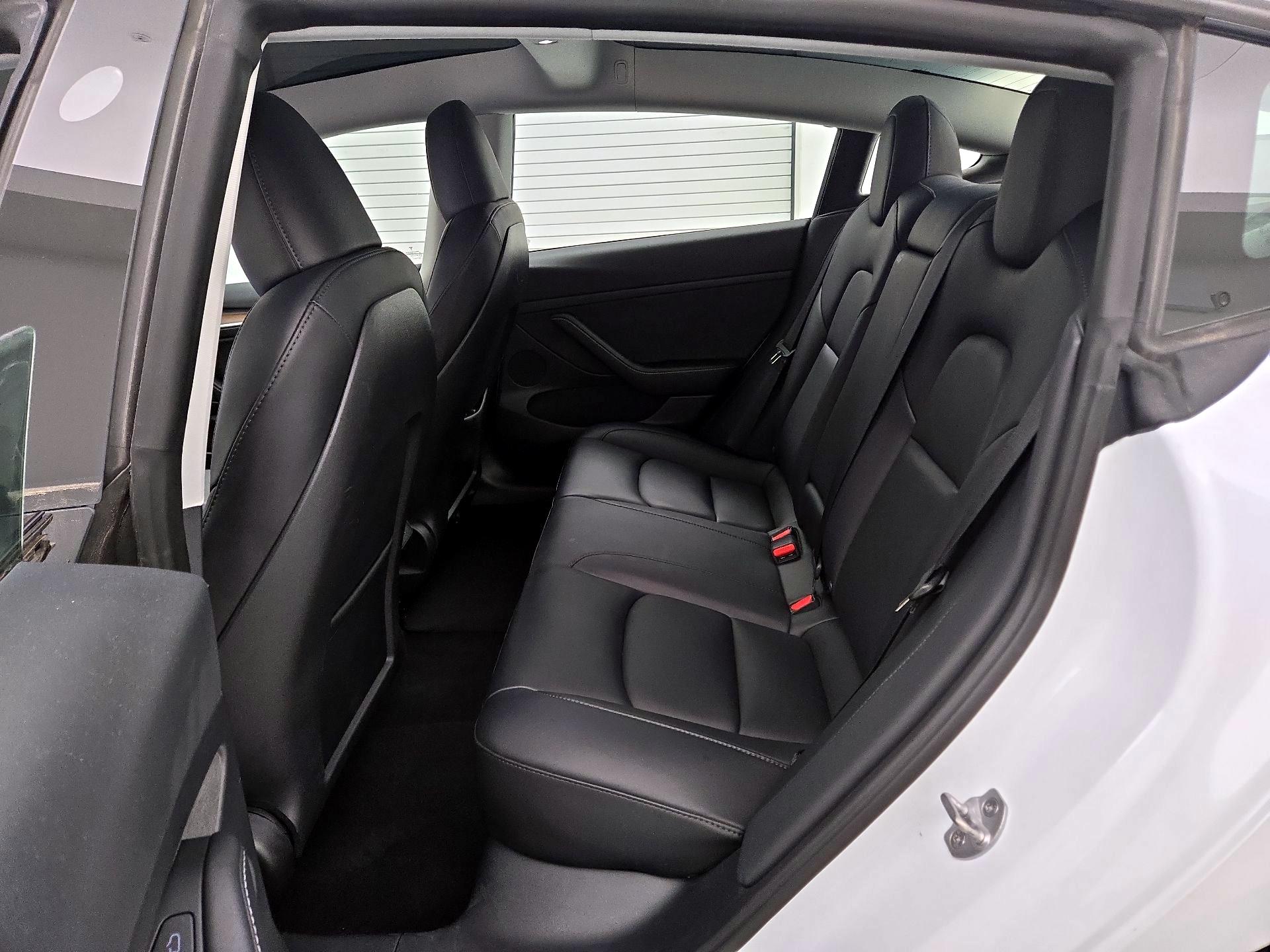 Thumbnail: 2023 Tesla Model 3 - 18