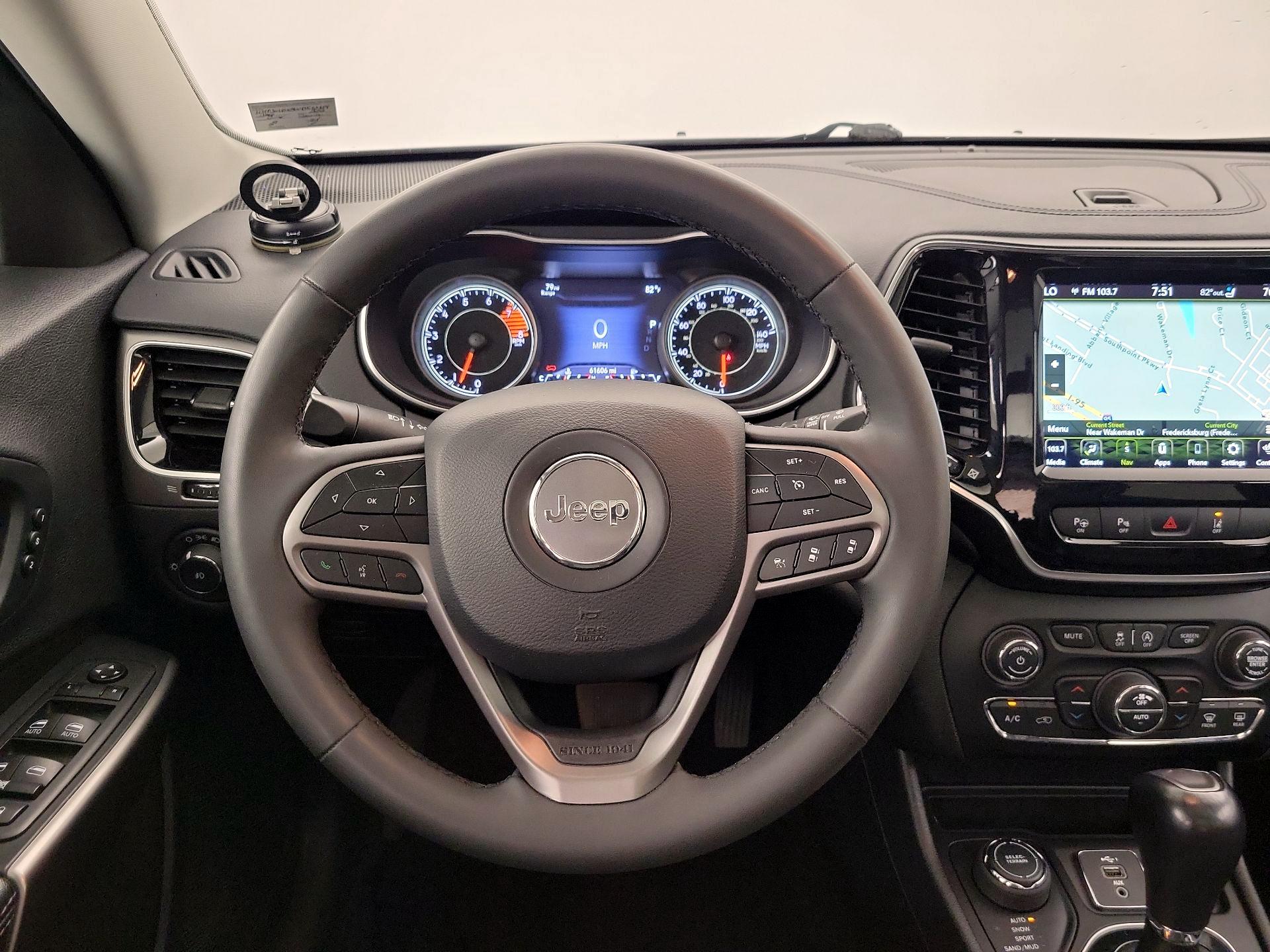 Thumbnail: 2022 Jeep Cherokee - 10