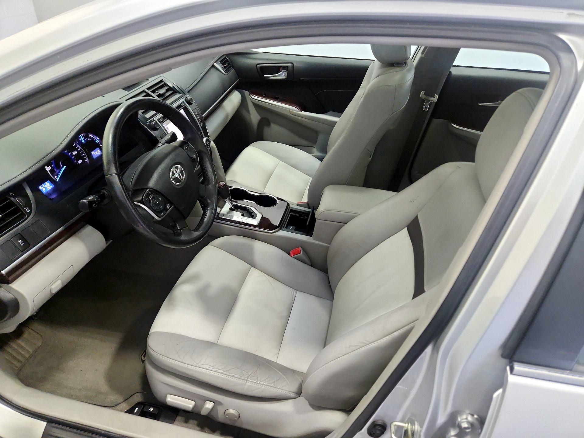Thumbnail: 2014 Toyota Camry - 11