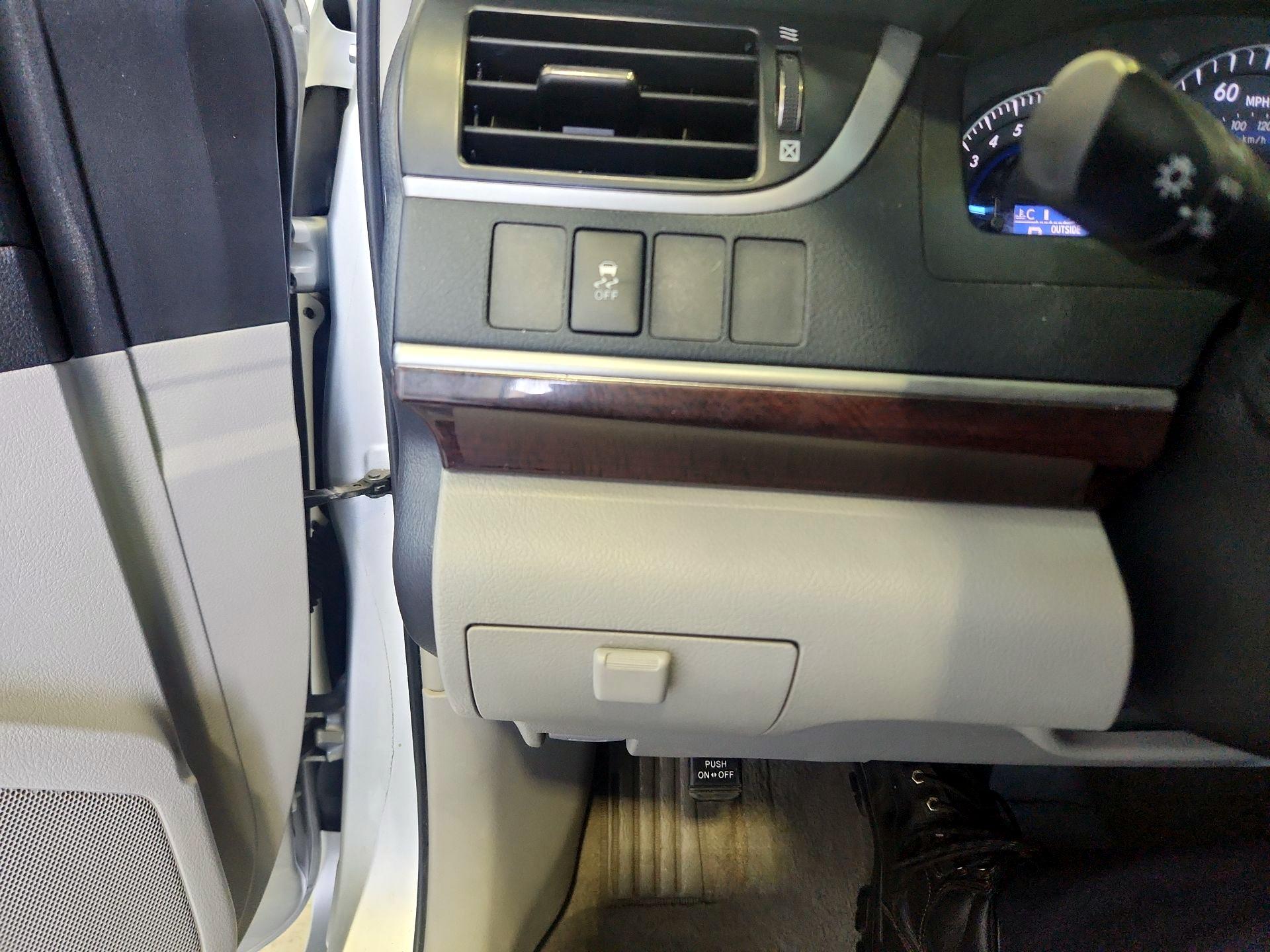 Thumbnail: 2014 Toyota Camry - 13