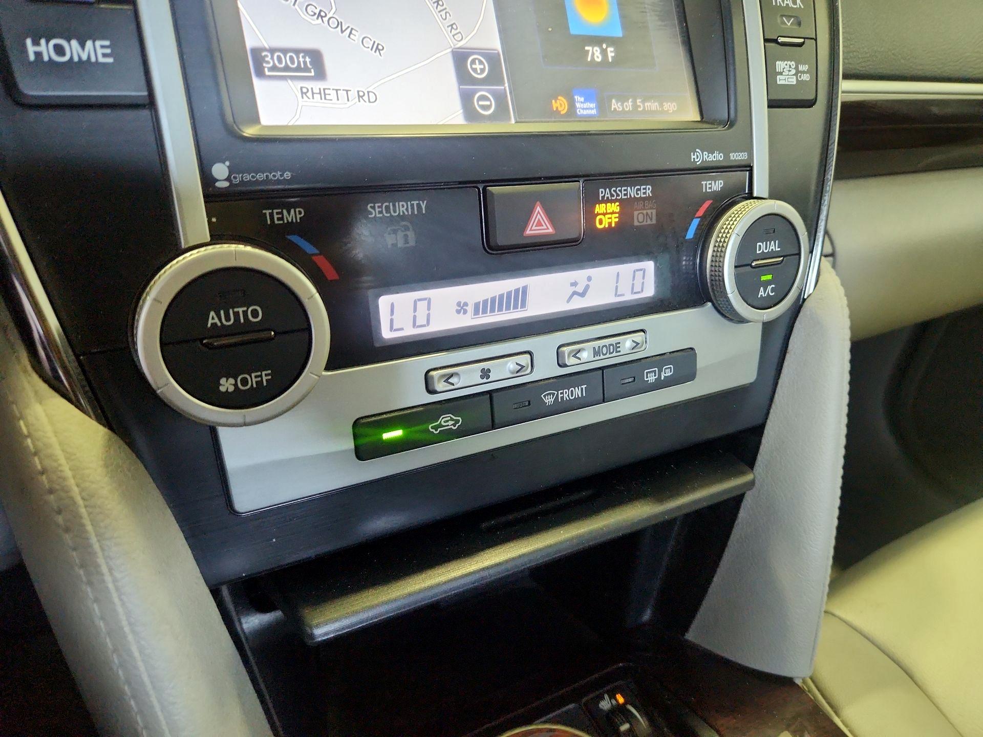 Thumbnail: 2014 Toyota Camry - 16