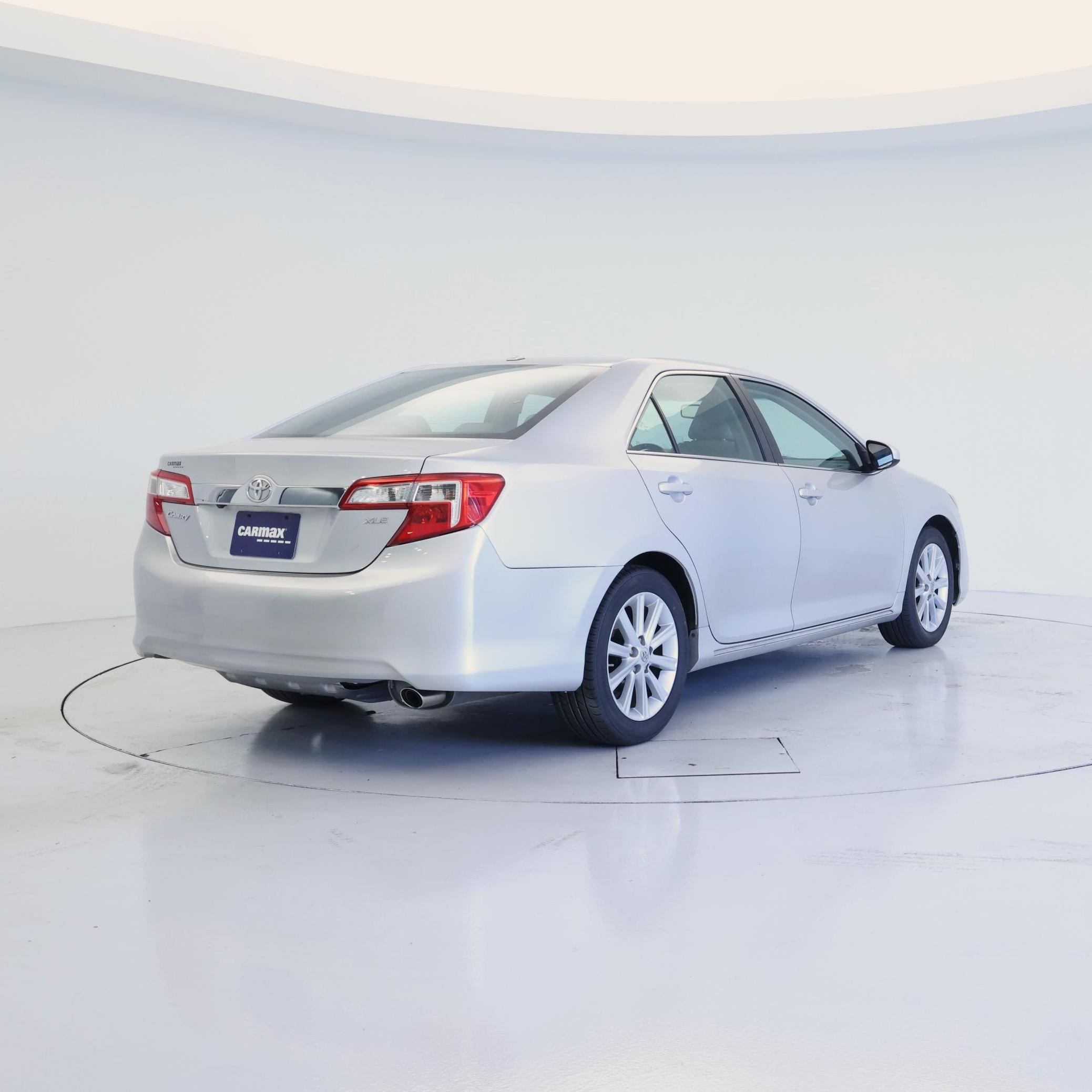 Thumbnail: 2014 Toyota Camry - 8