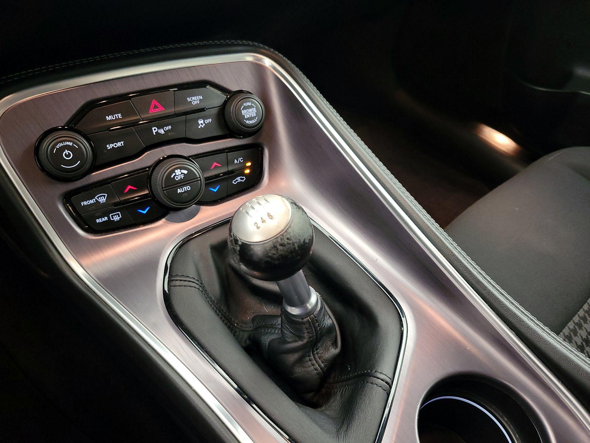 Thumbnail: 2017 Dodge Challenger - 18