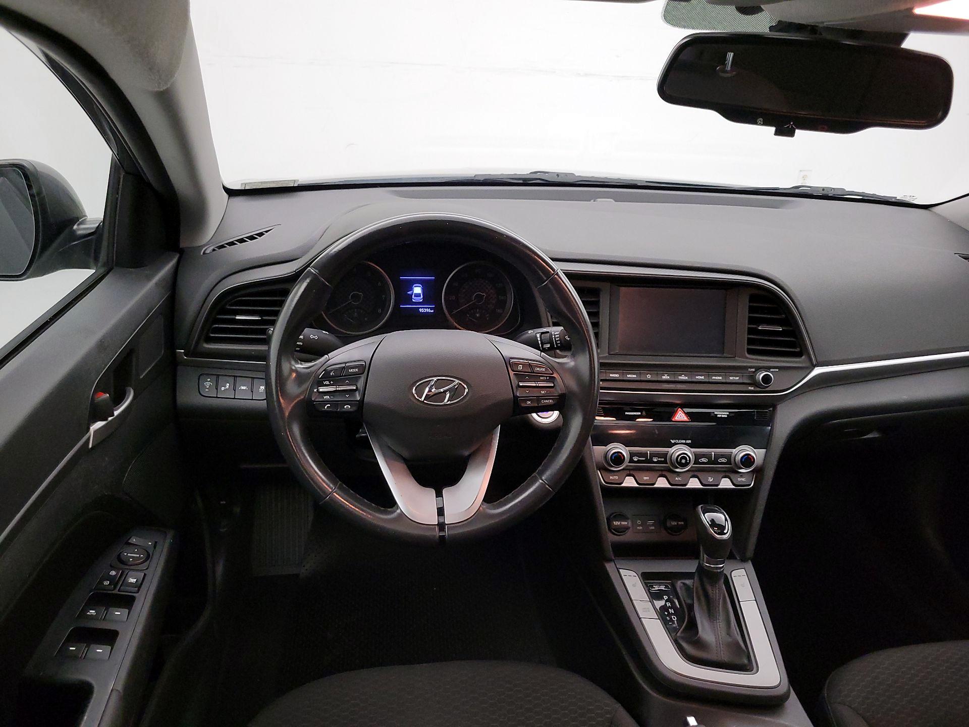 Thumbnail: 2019 Hyundai Elantra - 10