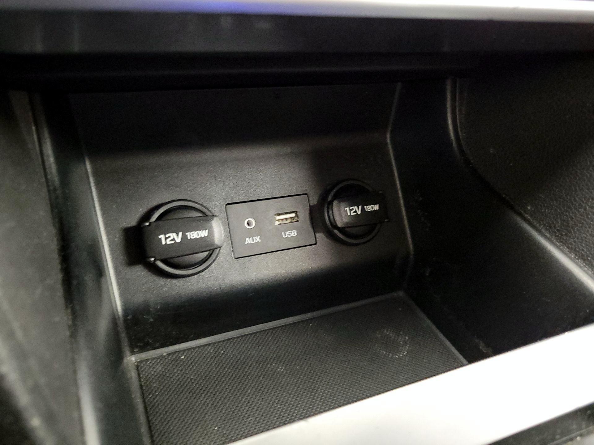 Thumbnail: 2019 Hyundai Elantra - 18