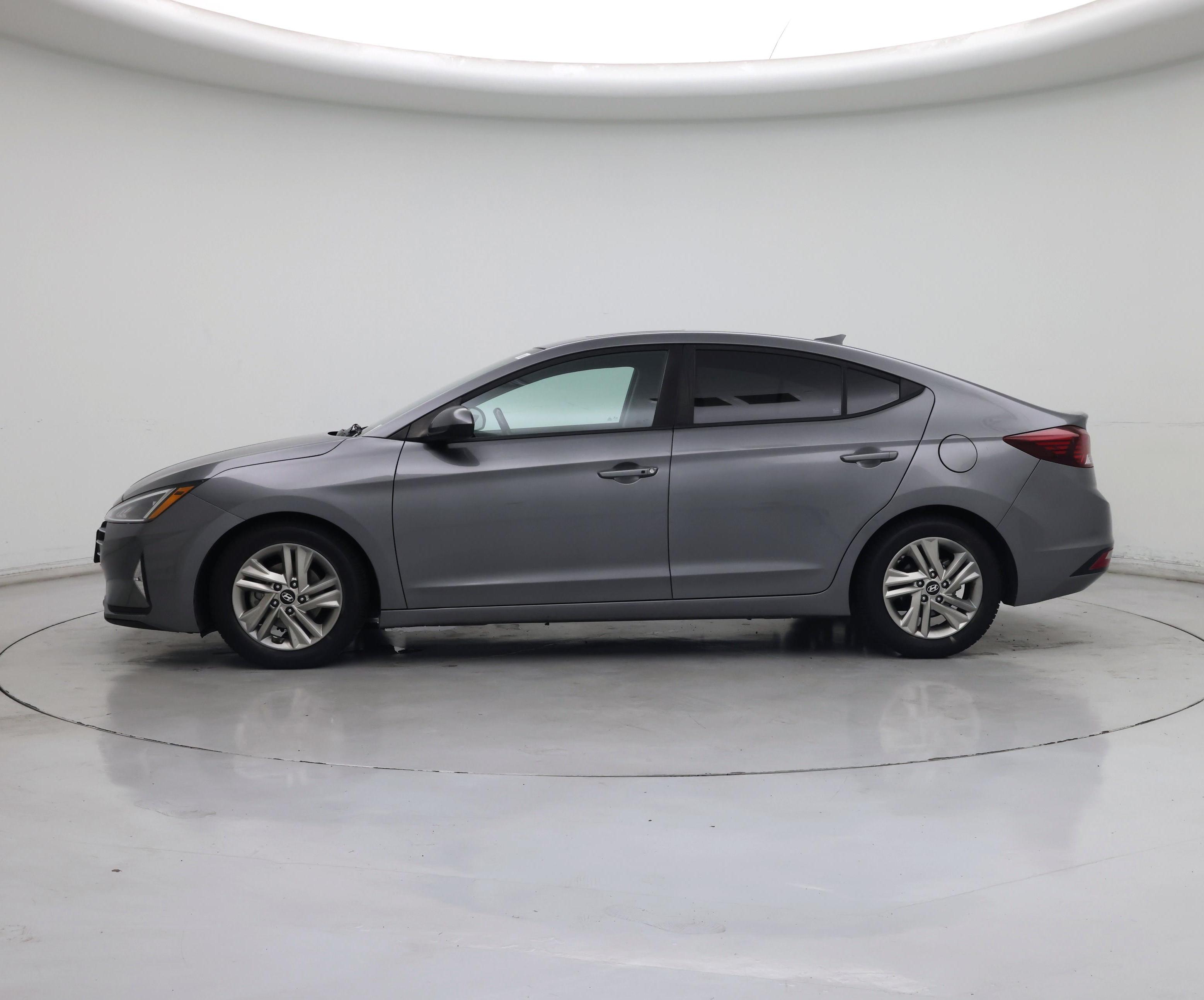 Thumbnail: 2019 Hyundai Elantra - 3