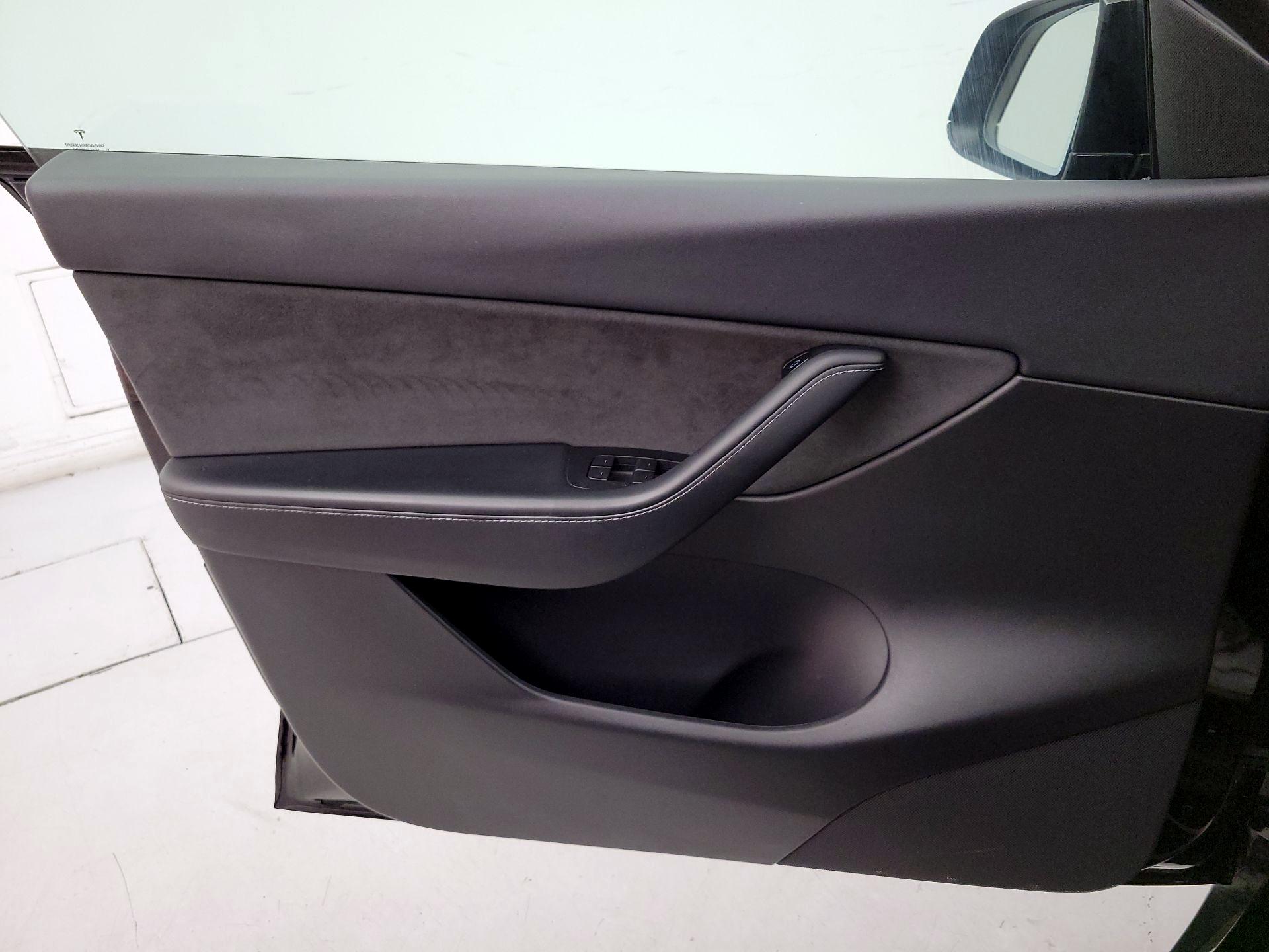 Thumbnail: 2022 Tesla Model Y - 12