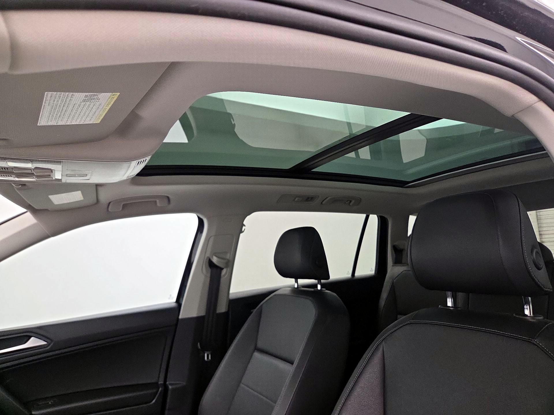 Thumbnail: 2019 Volkswagen Tiguan - 19