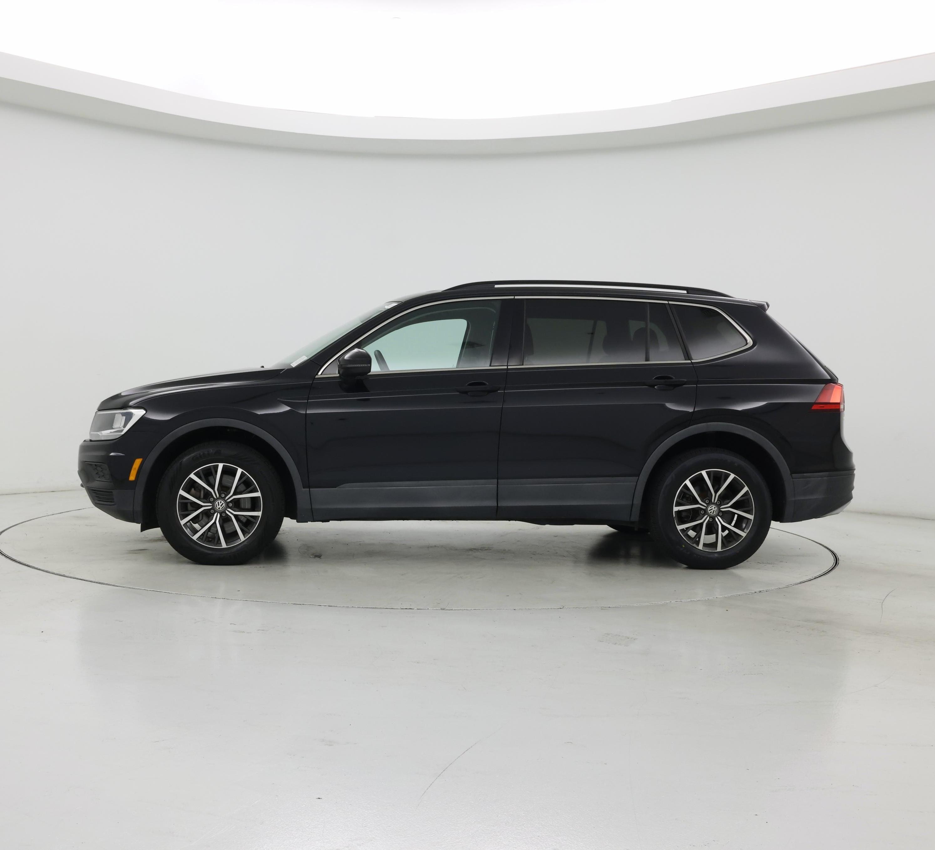 Thumbnail: 2019 Volkswagen Tiguan - 3