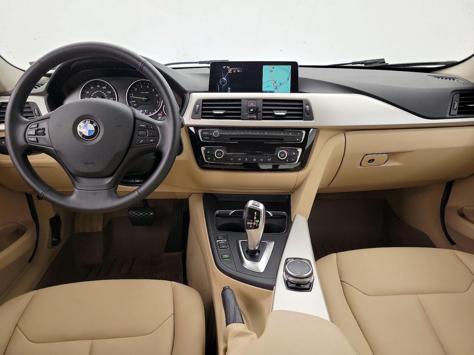 2016 BMW 3 Series 320i - Photo 10