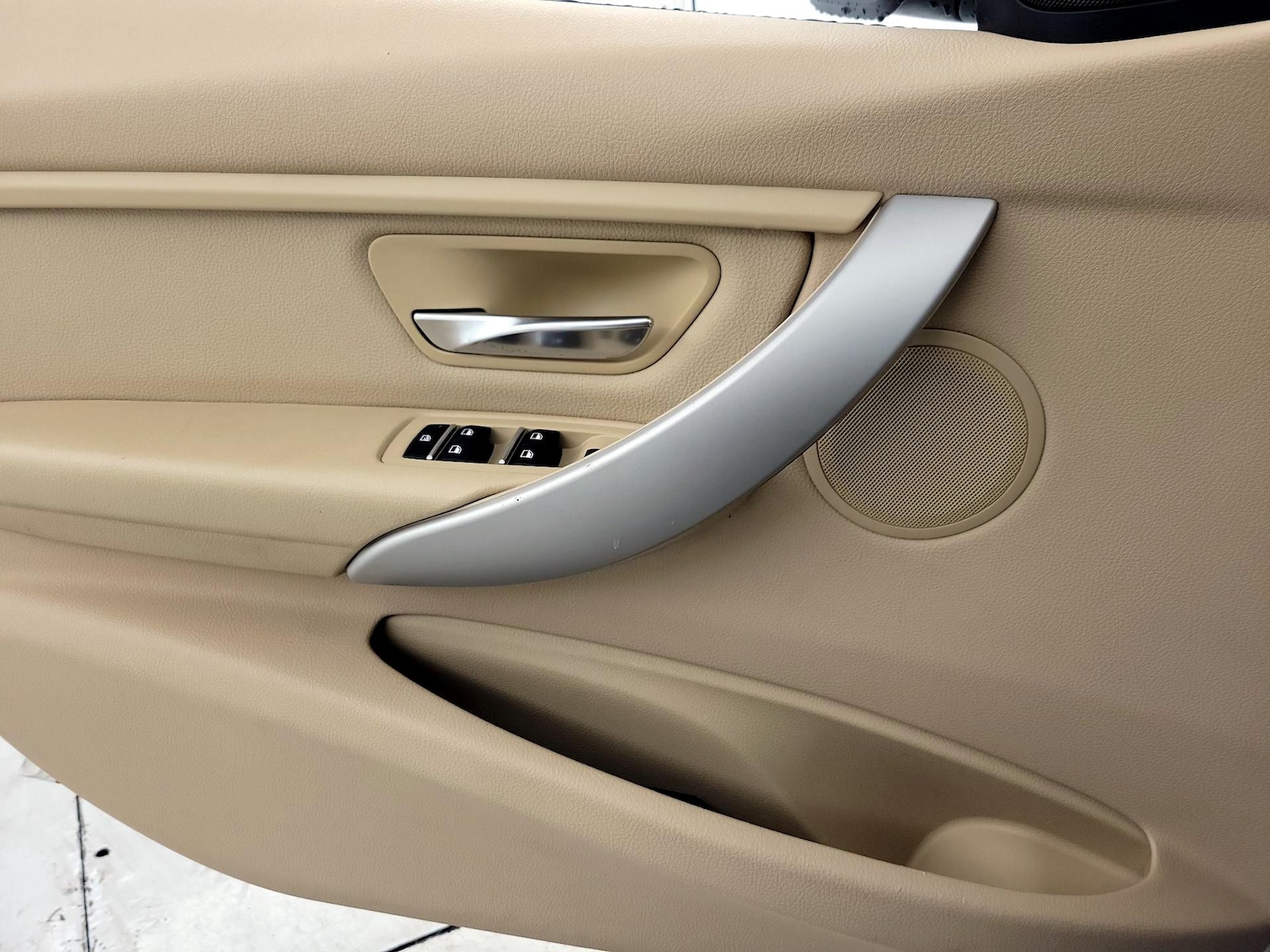 2016 BMW 3 Series 320i - Photo 13