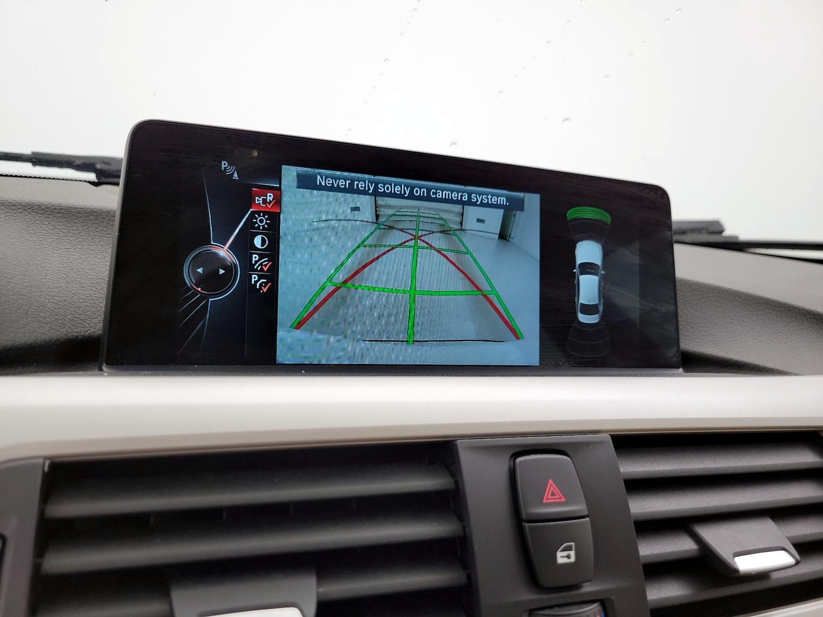 2016 BMW 3 Series 320i - Photo 16