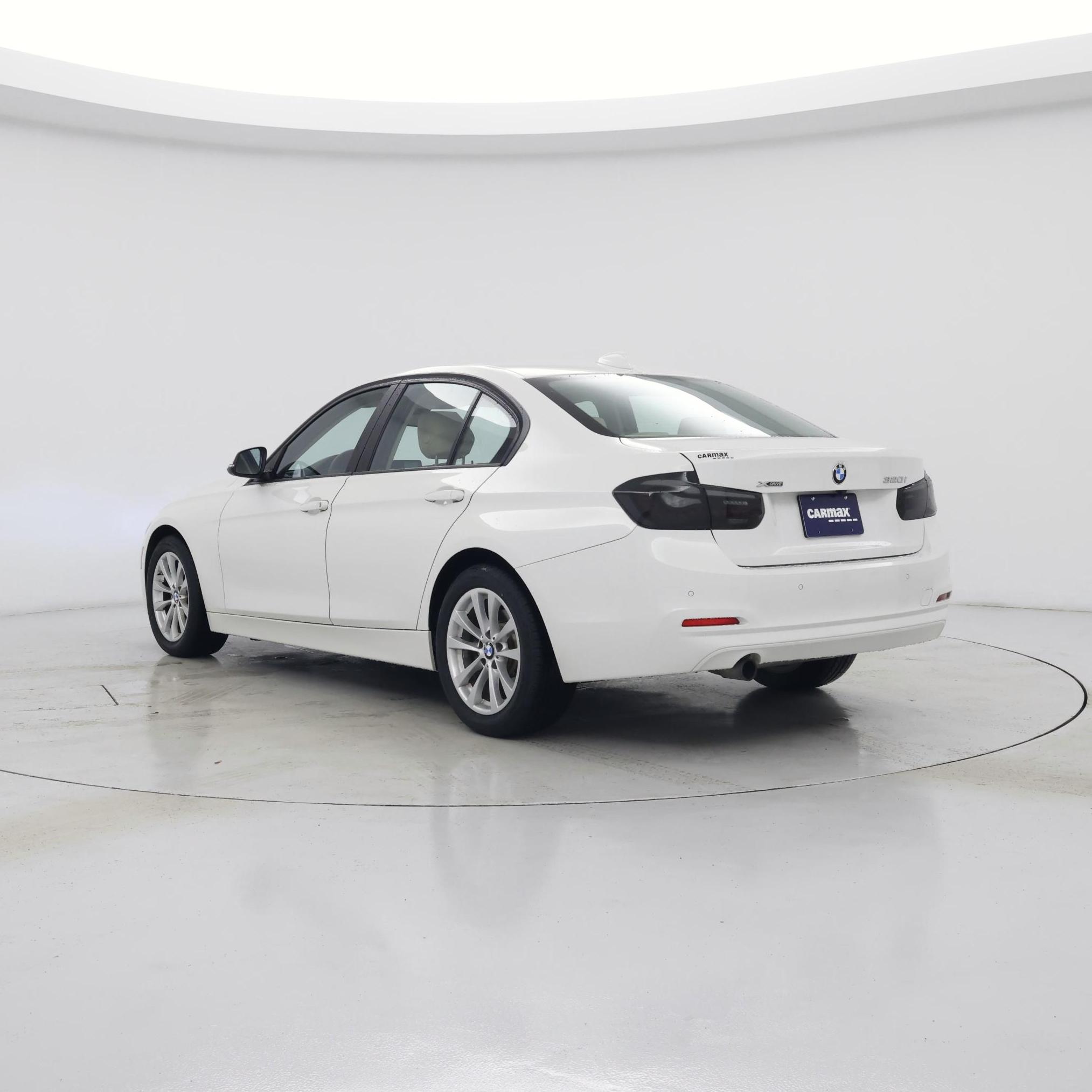 Thumbnail: 2016 BMW 3 Series - 2