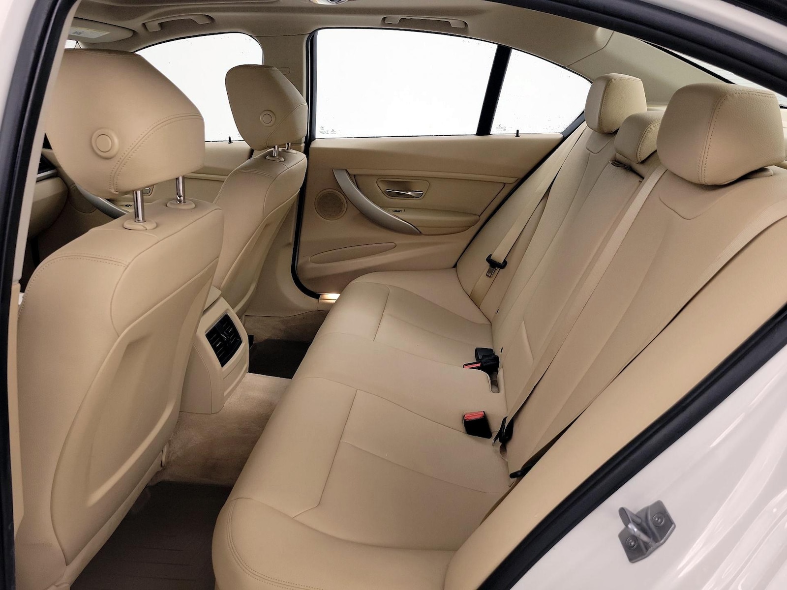 2016 BMW 3 Series 320i - Photo 22