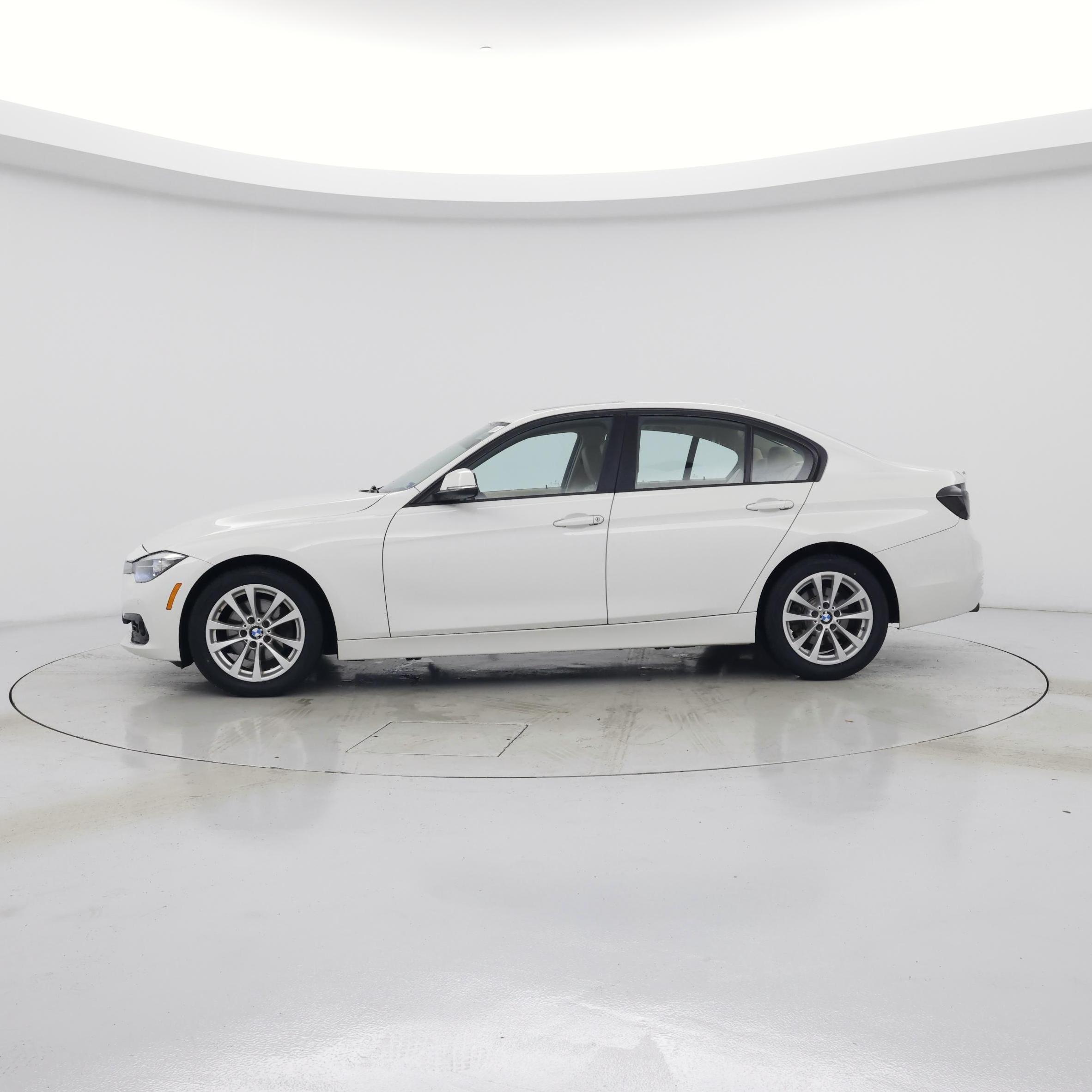 Thumbnail: 2016 BMW 3 Series - 3