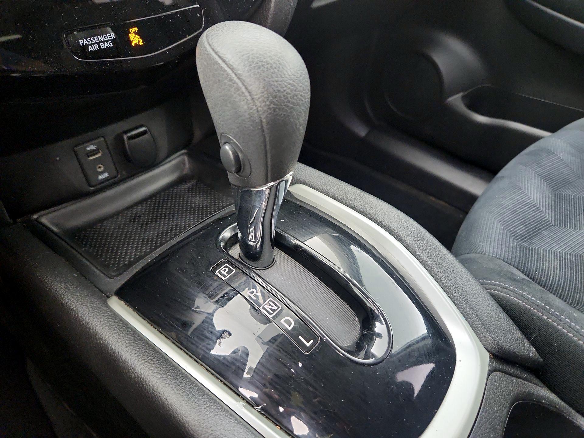Thumbnail: 2016 Nissan Rogue - 15