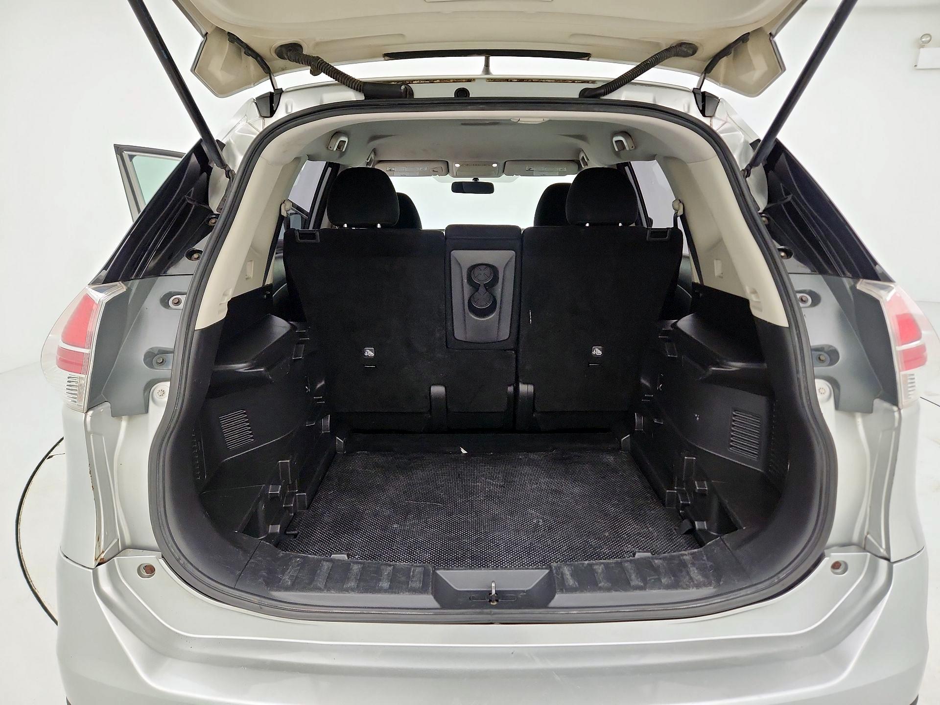 Thumbnail: 2016 Nissan Rogue - 18