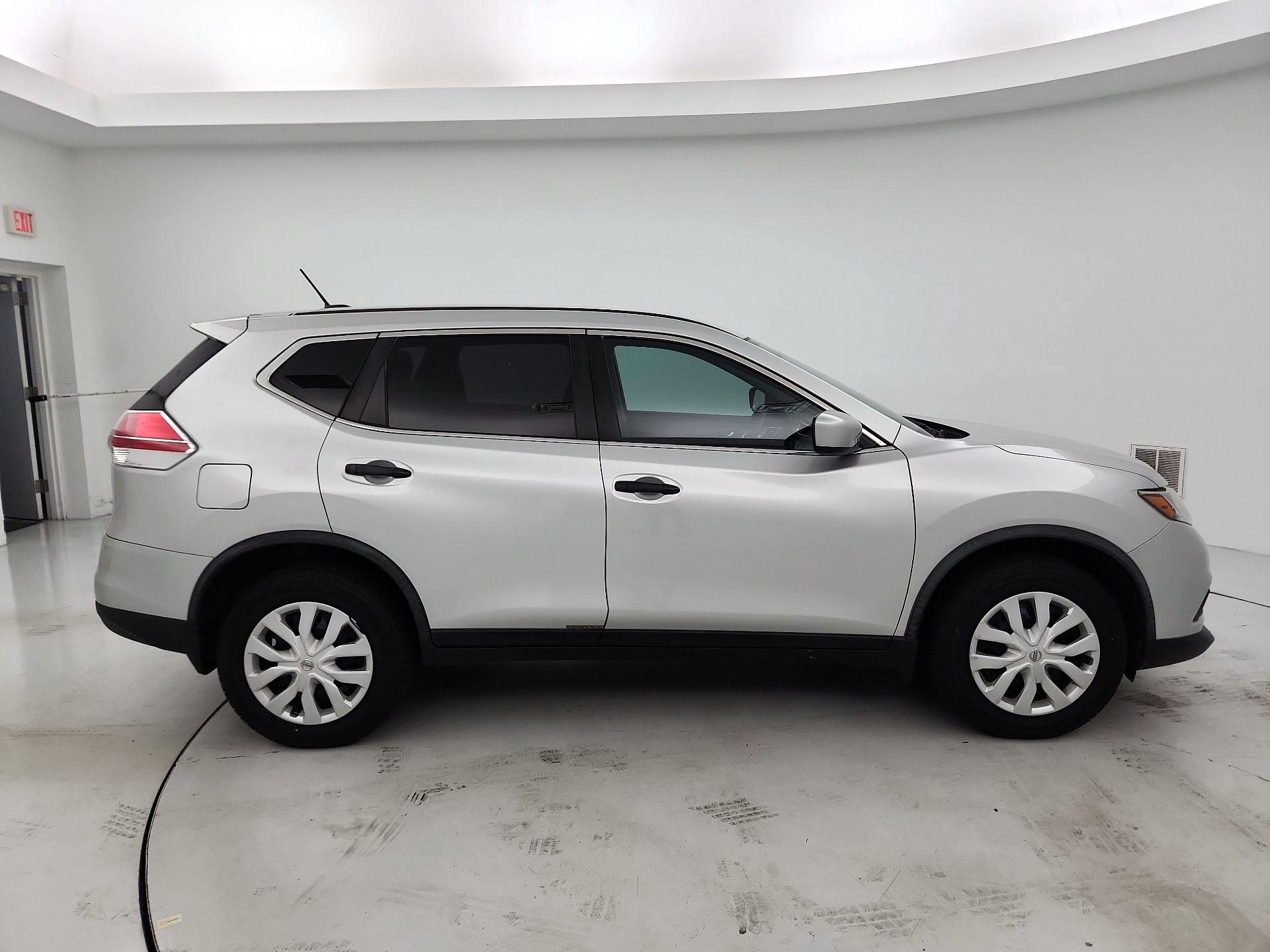 Thumbnail: 2016 Nissan Rogue - 4