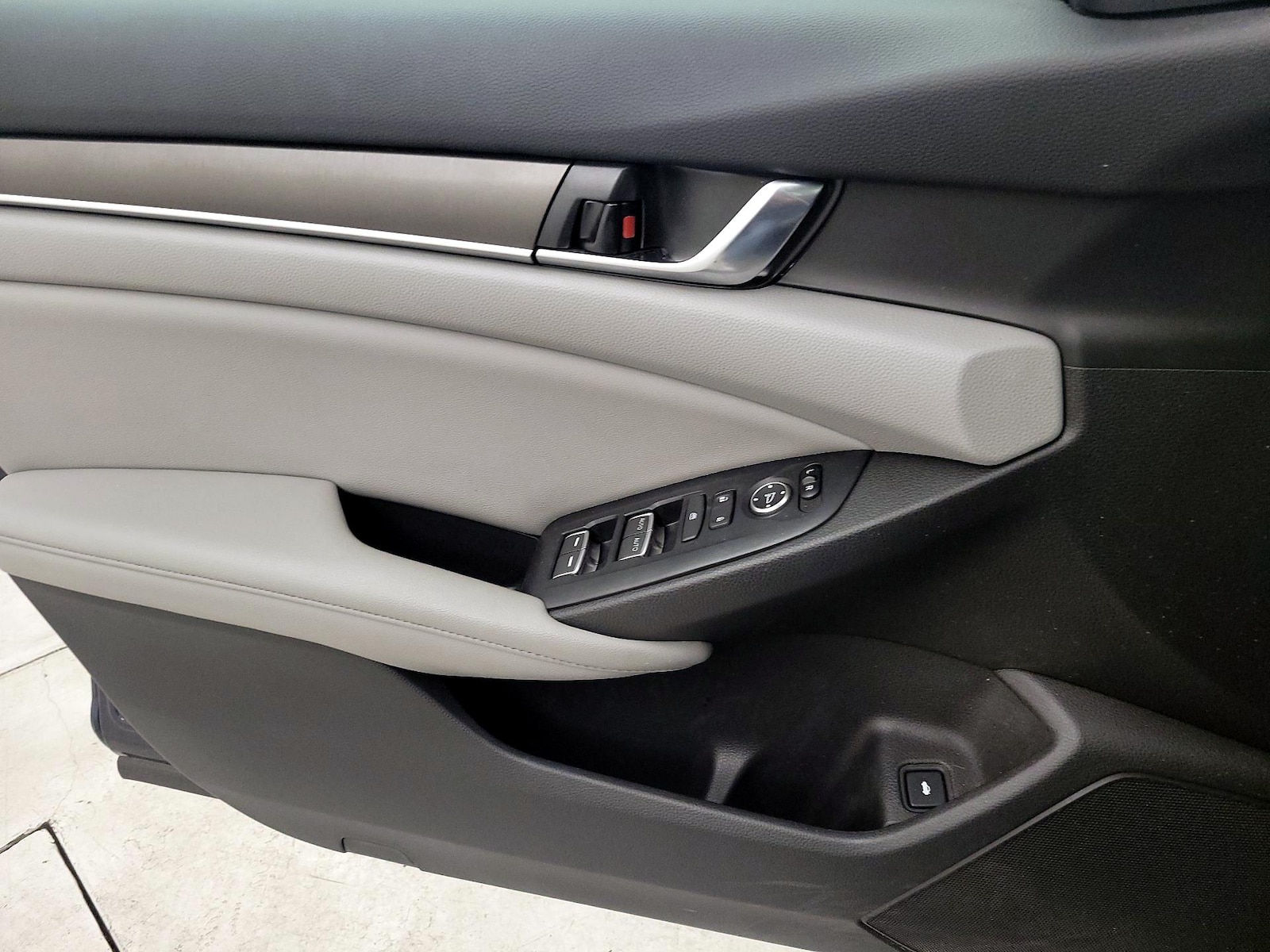 2019 Honda Accord LX - Photo 13
