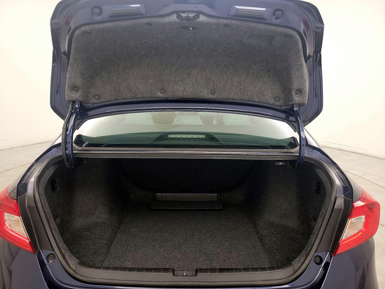 2019 Honda Accord LX - Photo 21