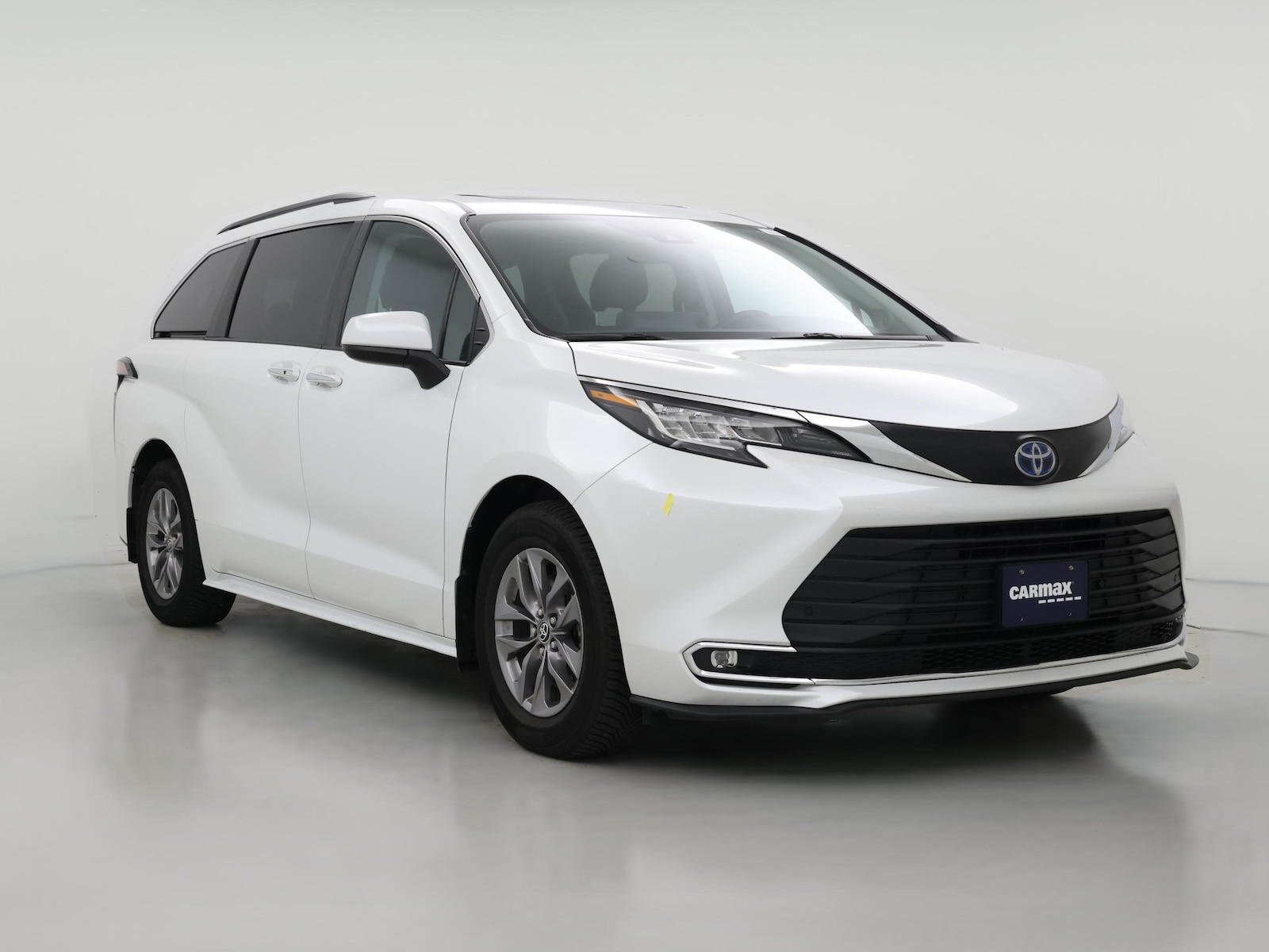 2022 Toyota Sienna XLE - Photo 1