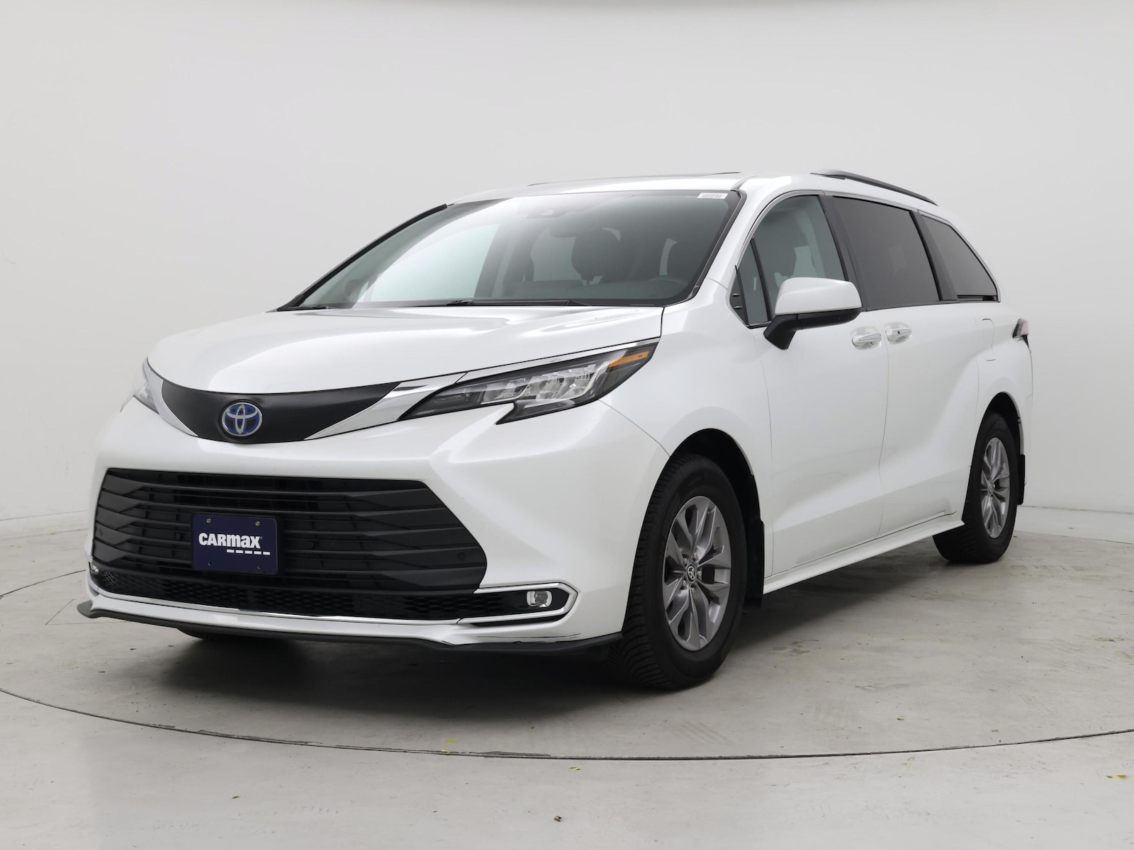 2022 Toyota Sienna XLE - Photo 5