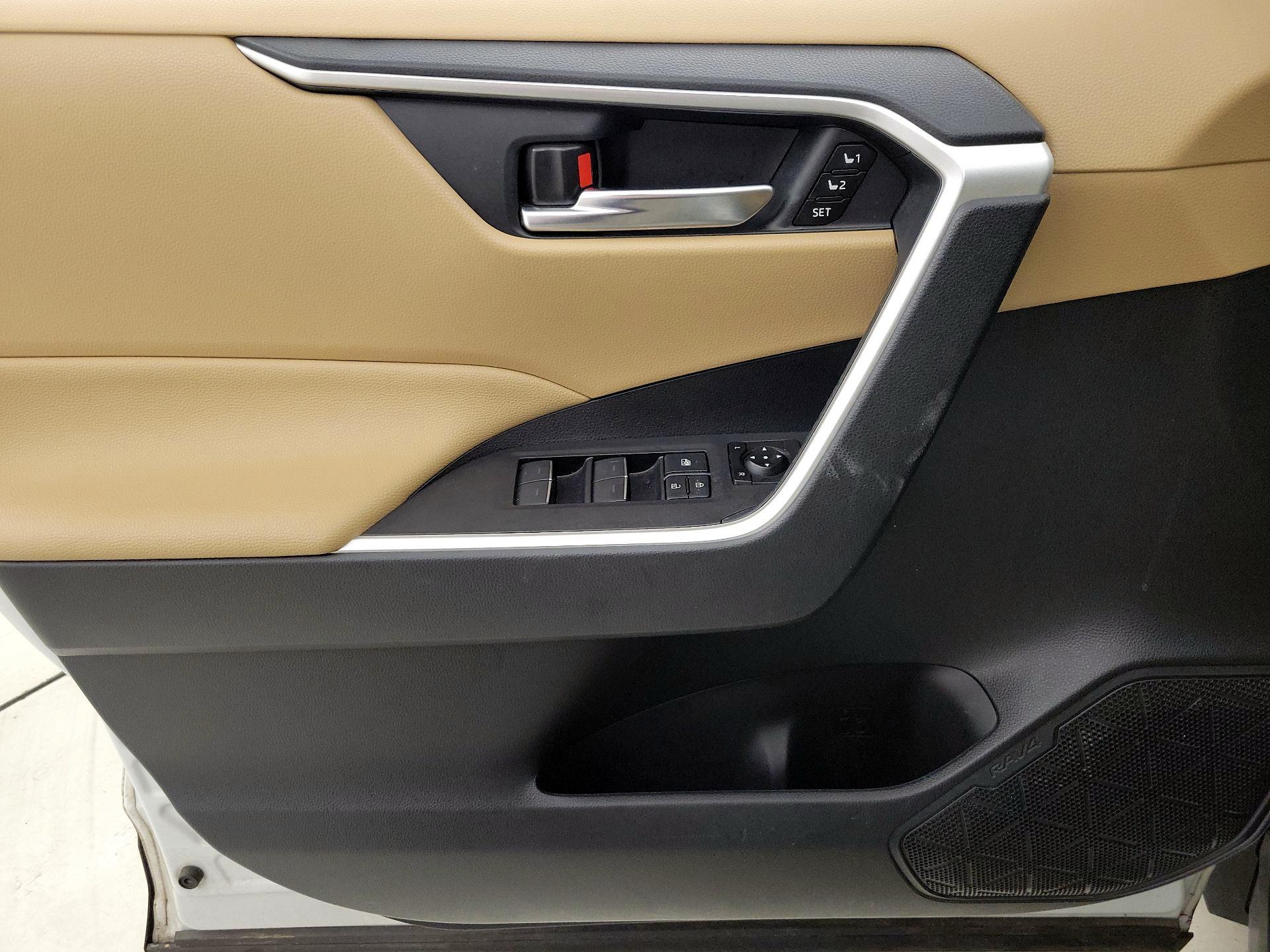Thumbnail: 2023 Toyota RAV4 - 12