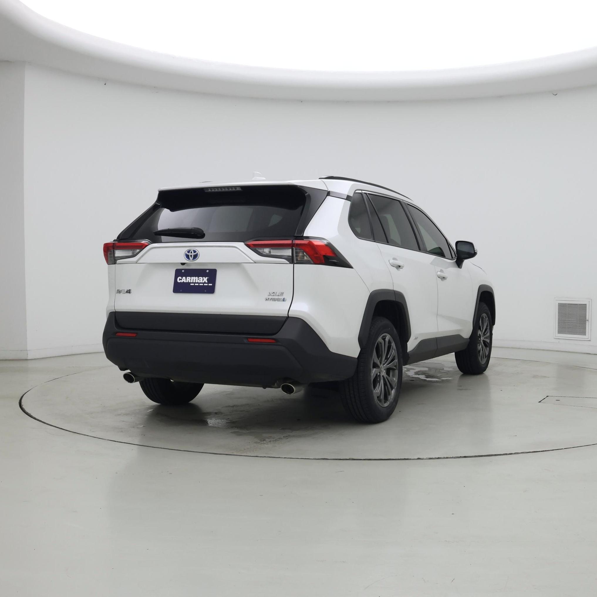 Thumbnail: 2023 Toyota RAV4 - 8