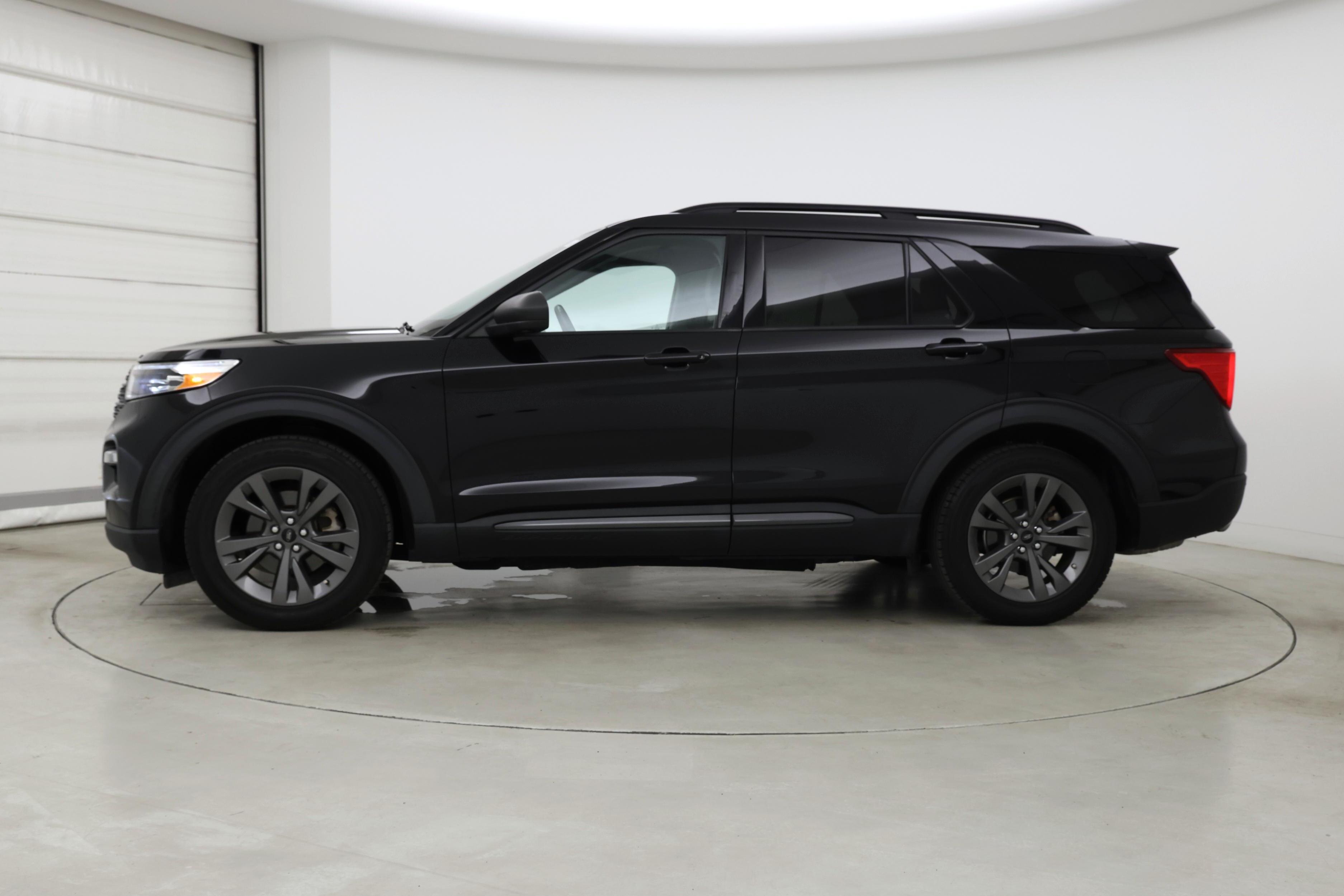 Thumbnail: 2021 Ford Explorer - 3