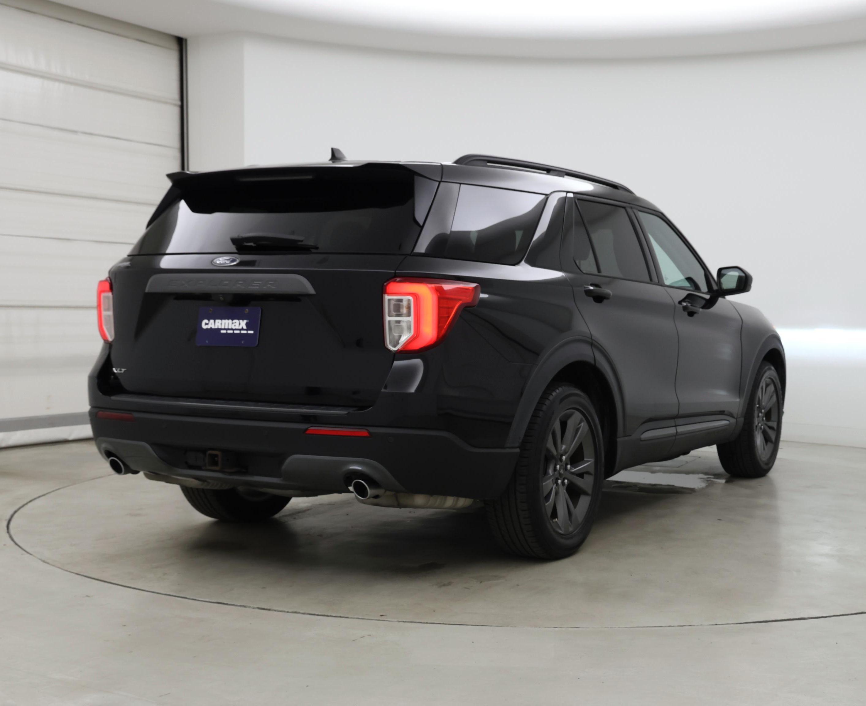 Thumbnail: 2021 Ford Explorer - 8