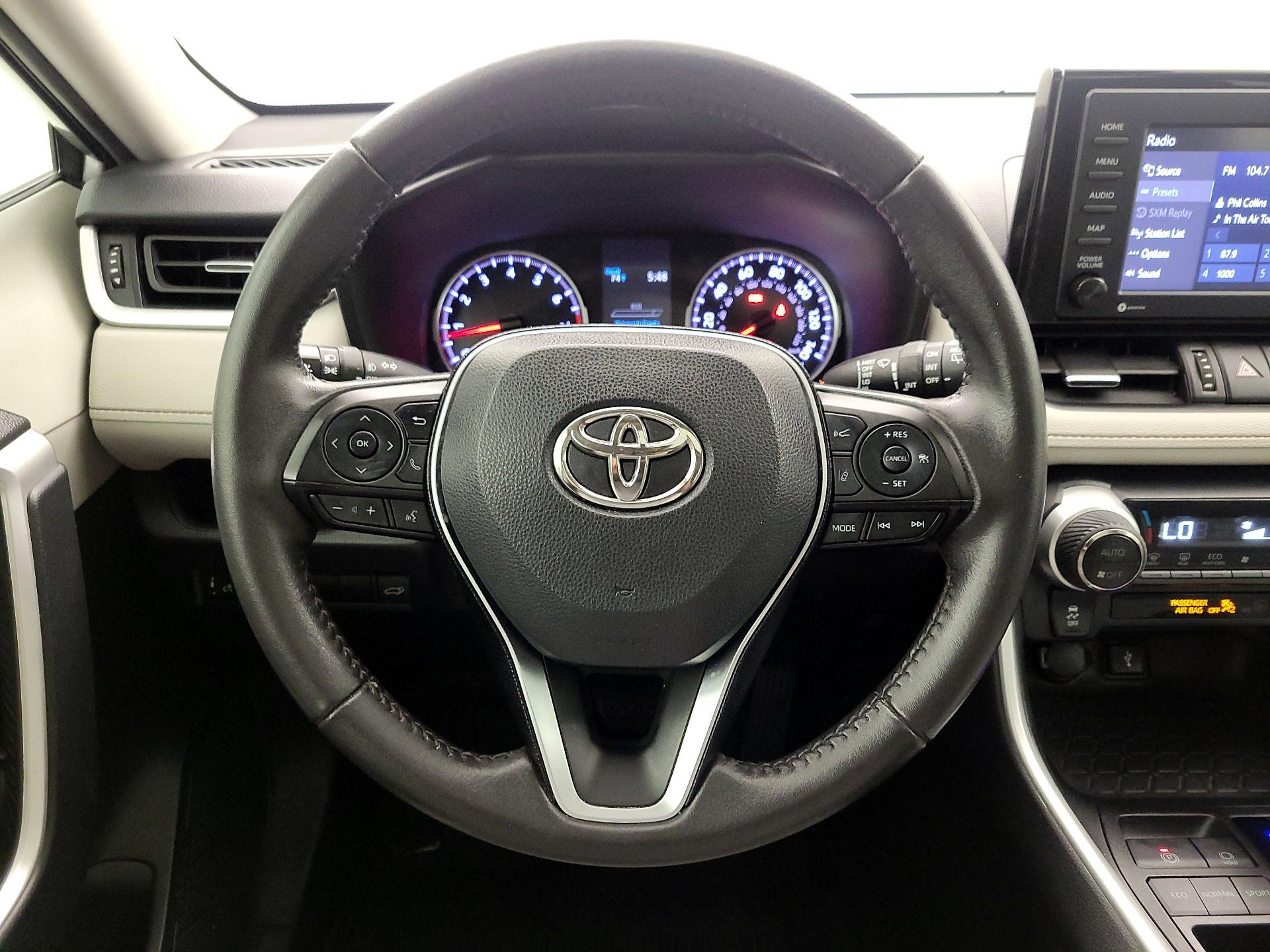 Thumbnail: 2021 Toyota RAV4 - 10