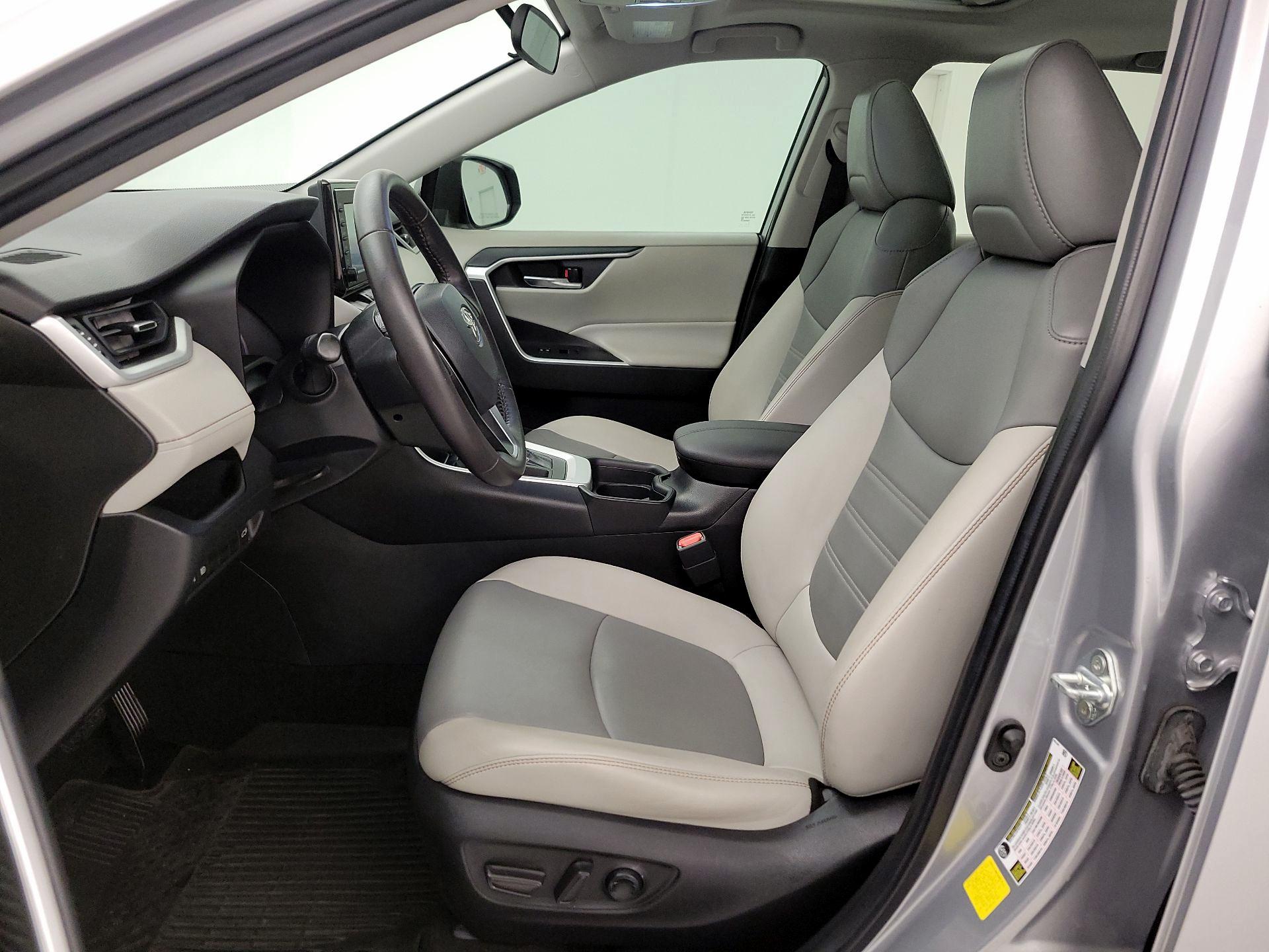 Thumbnail: 2021 Toyota RAV4 - 11