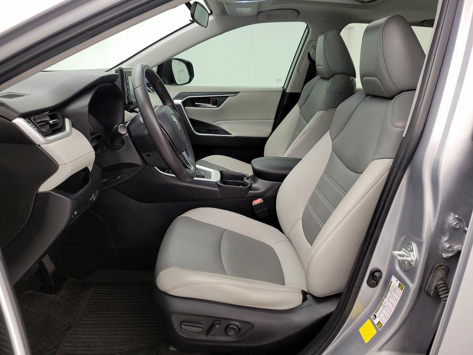 2021 Toyota RAV4 XLE Premium - Photo 12