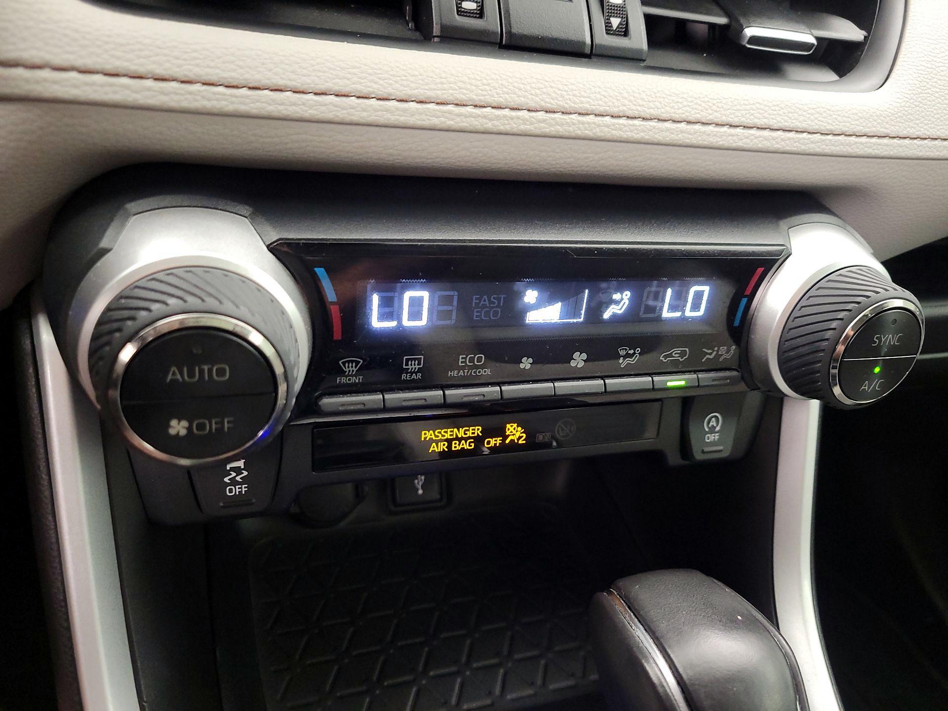 Thumbnail: 2021 Toyota RAV4 - 16