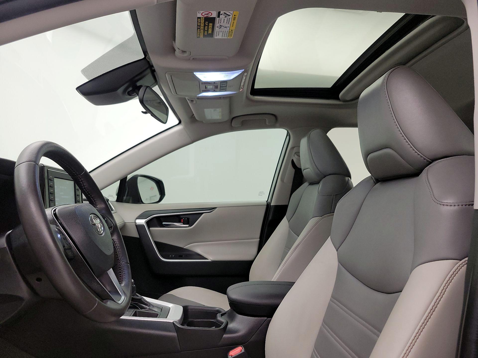 Thumbnail: 2021 Toyota RAV4 - 19