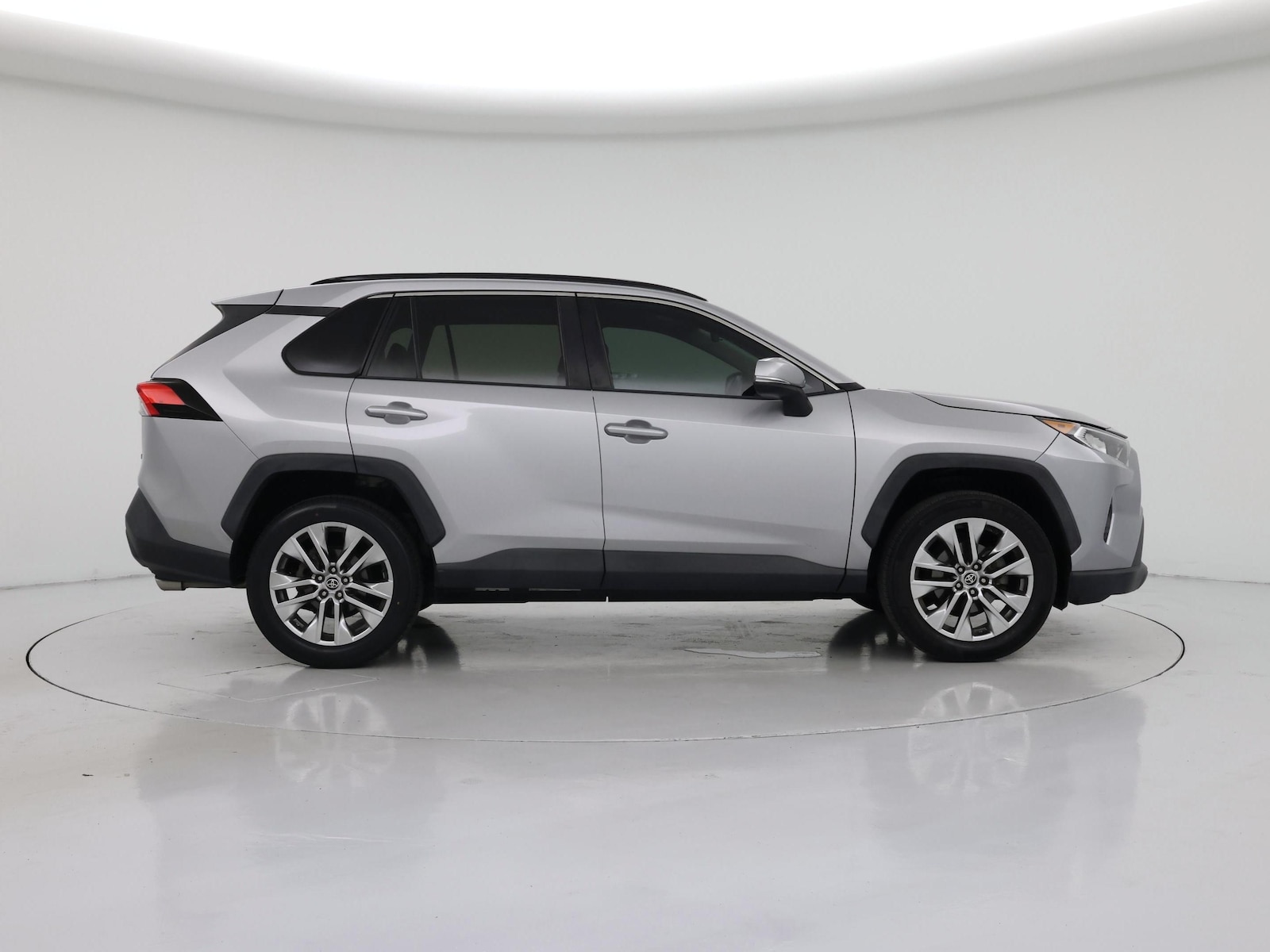 2021 Toyota RAV4 XLE Premium - Photo 8