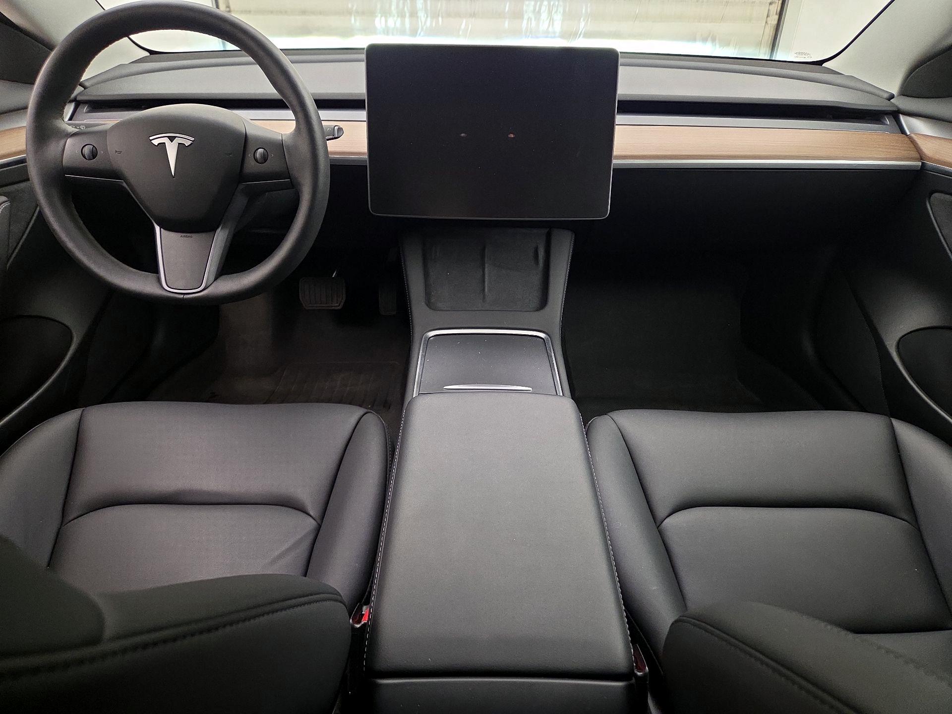 Thumbnail: 2023 Tesla Model 3 - 9