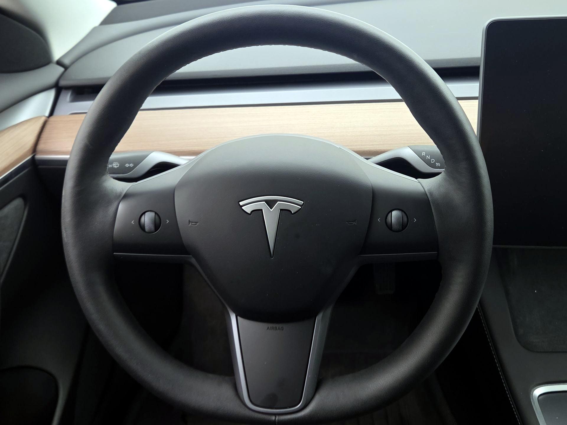 Thumbnail: 2023 Tesla Model 3 - 10